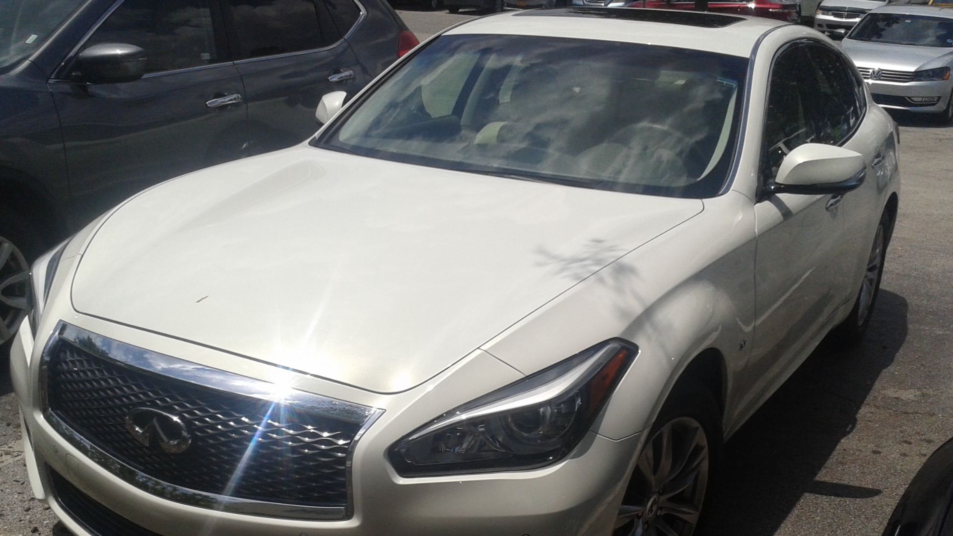 File:Infiniti Q70 V6.jpg