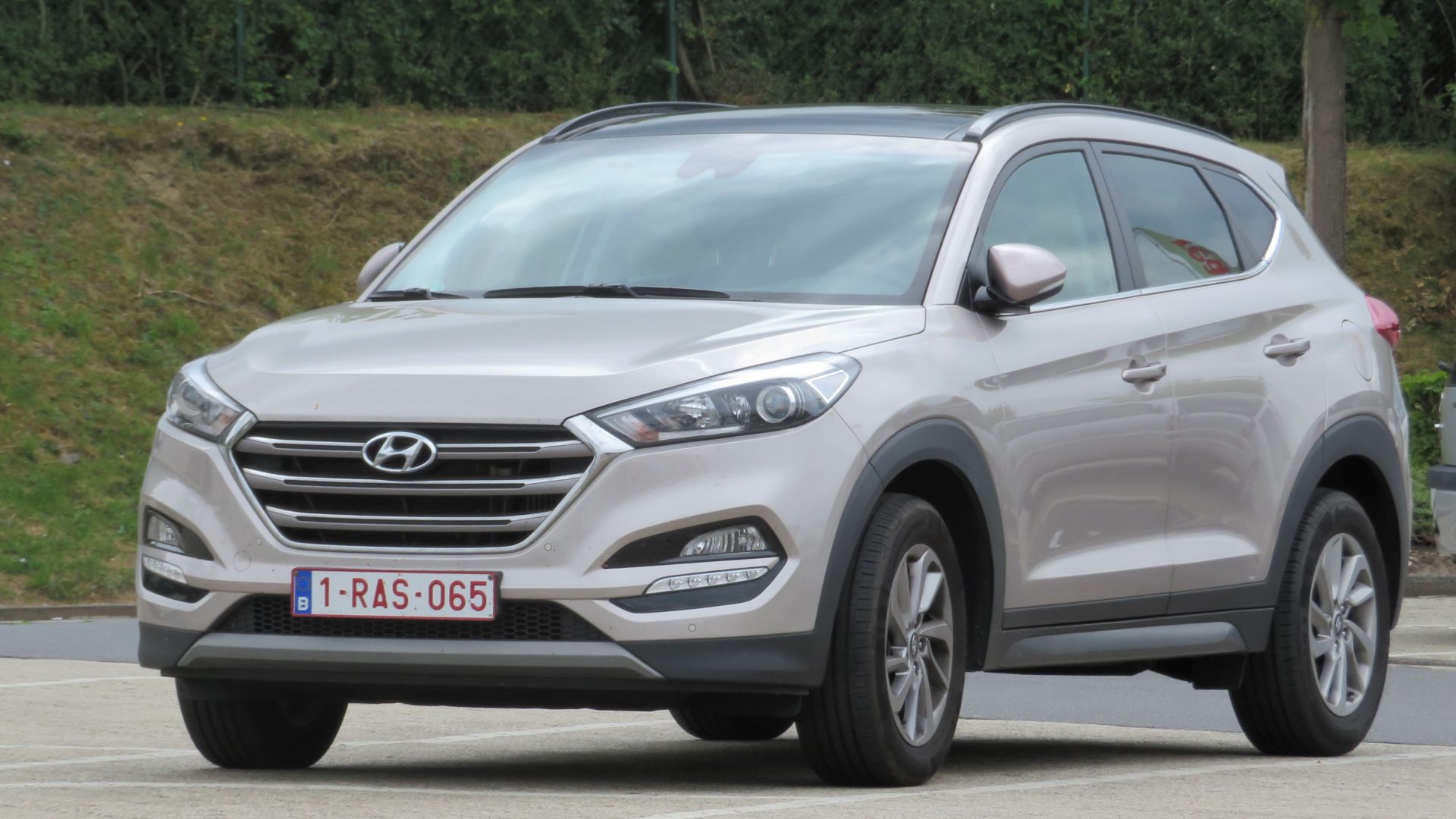 File:Hyundai Tucson (TL) in Aachen June 2017.jpg