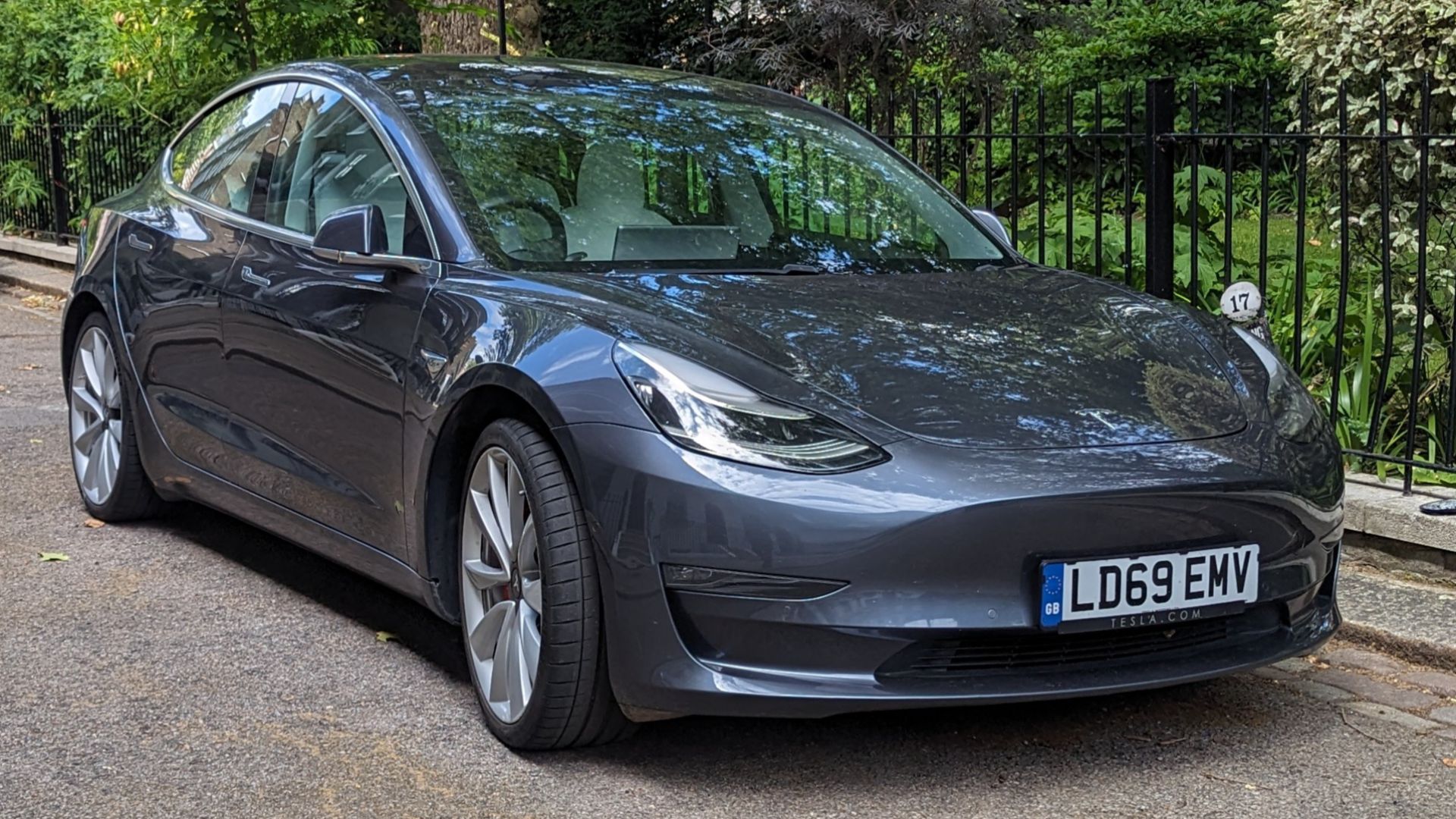 File:2019 Tesla Model 3 Performance AWD.jpg