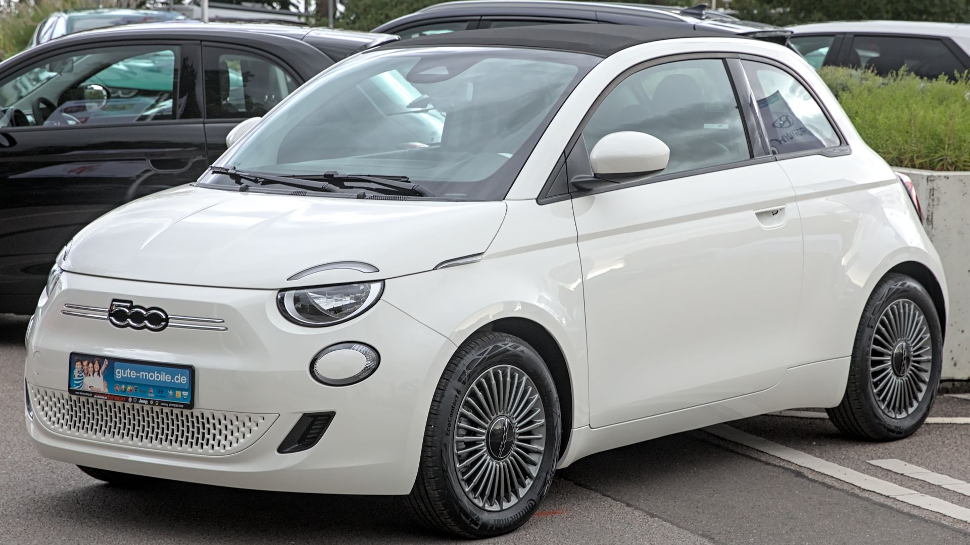 File:Fiat 500e Cabrio (2020) Leonberg 2022 1X7A0512.jpg