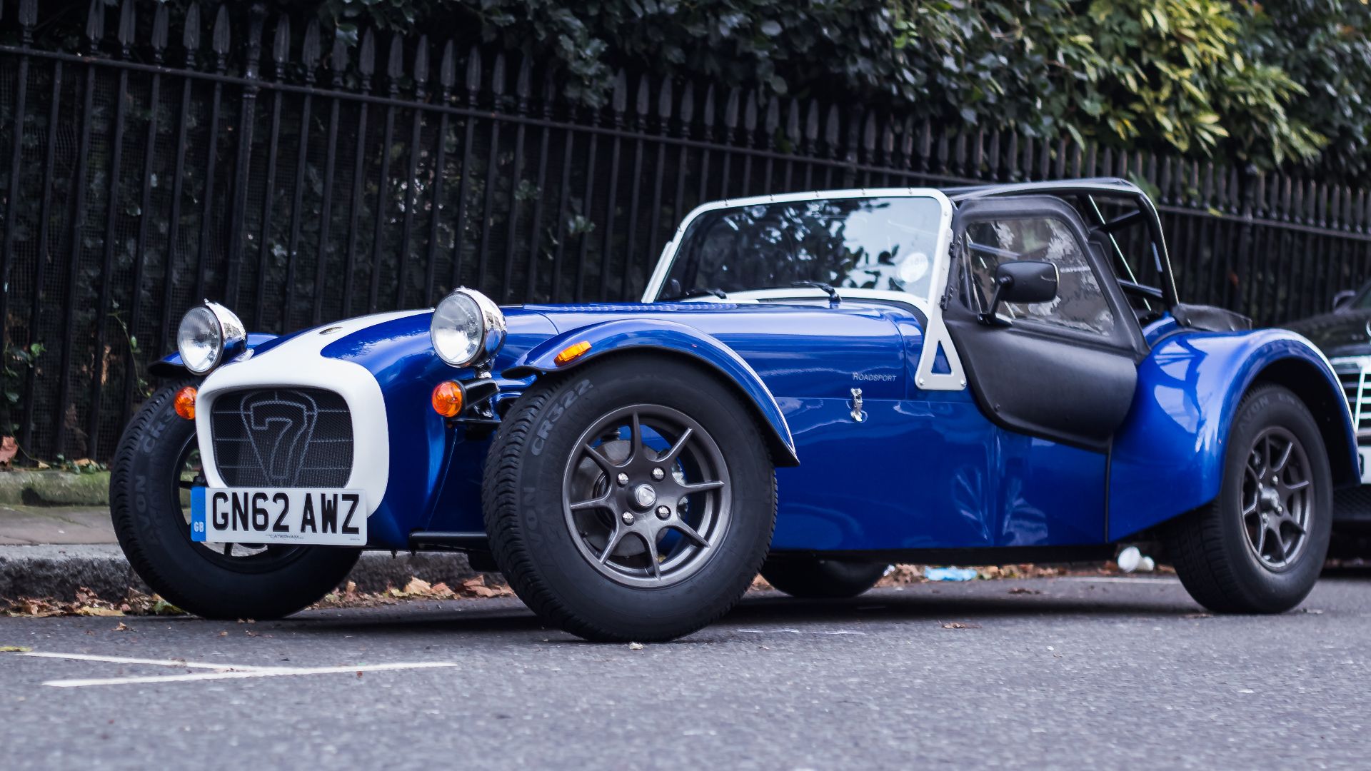 File:Caterham 7 blue (8247743622).jpg