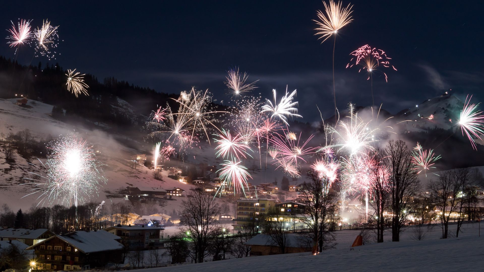 File:Wildschönau feiert Neues Jahr 03.jpg