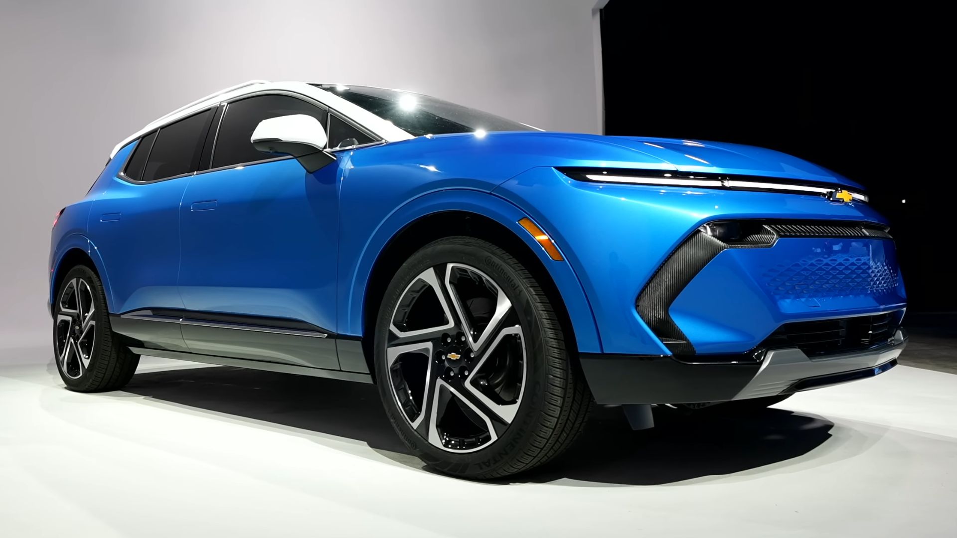 File:2024 Chevrolet Equinox EV AWD (United States) front view.png