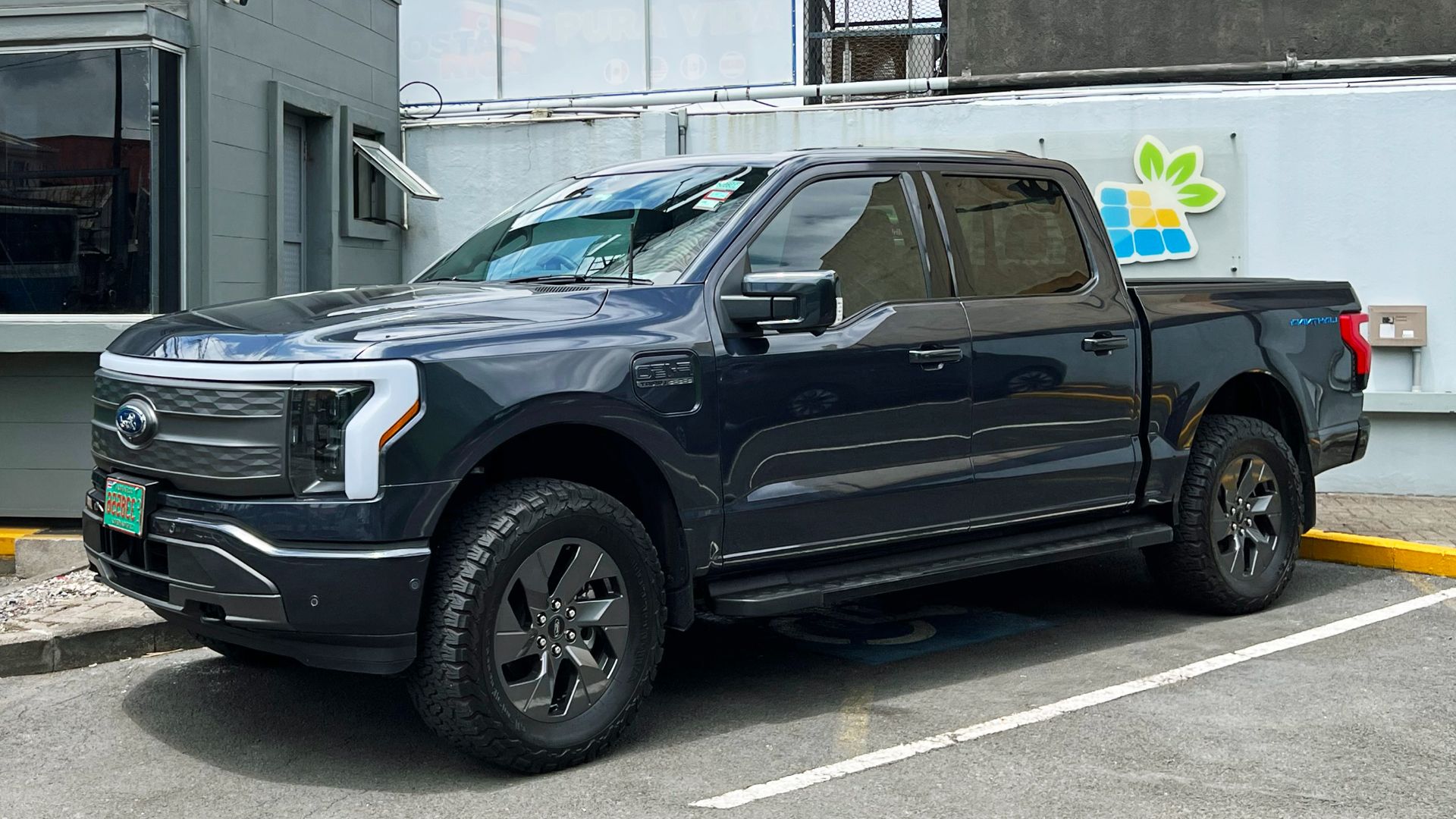 File:Ford F-150 Lightning CRI 05 2023 3639.jpg