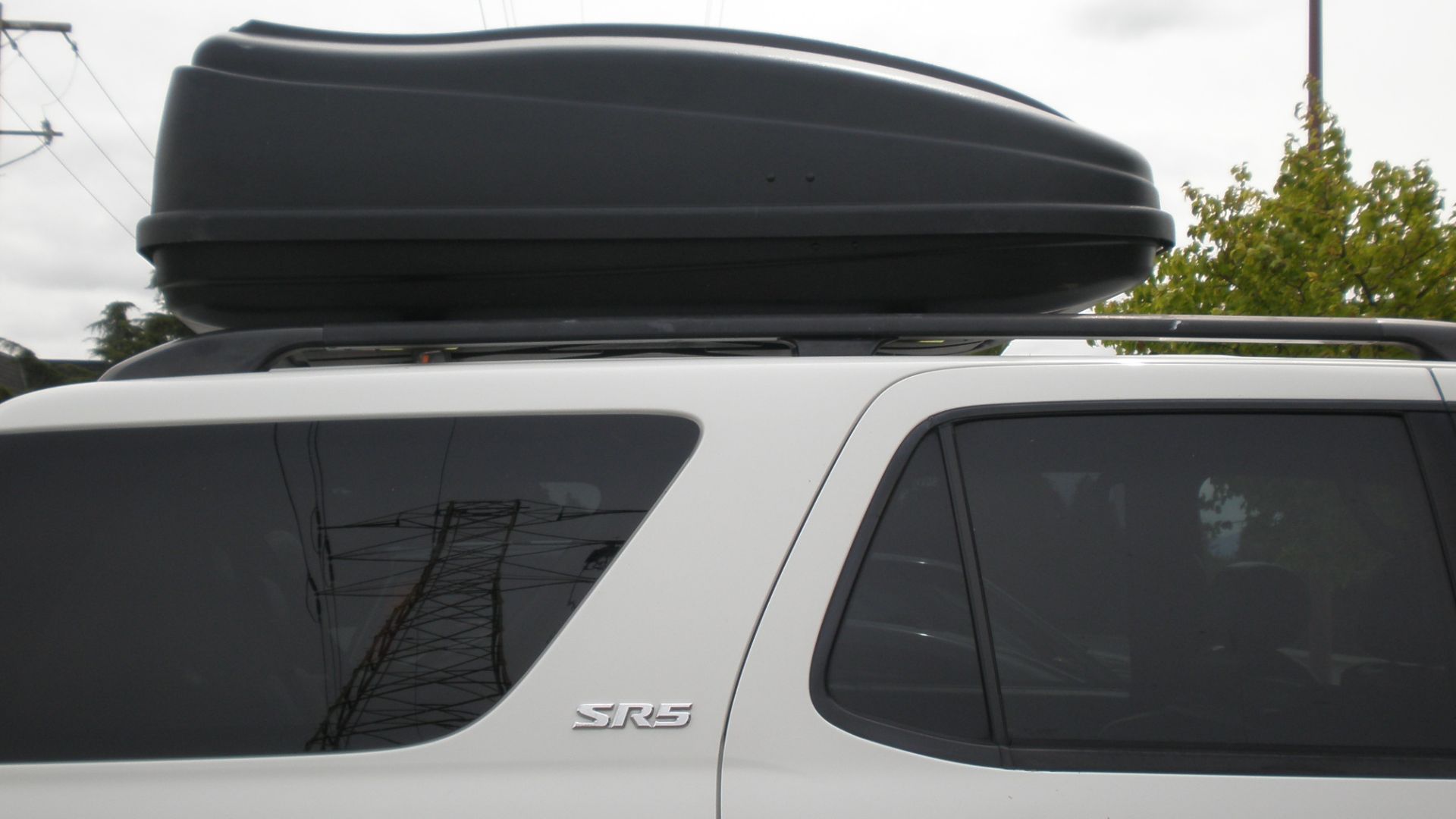 File:SUV roof box.JPG