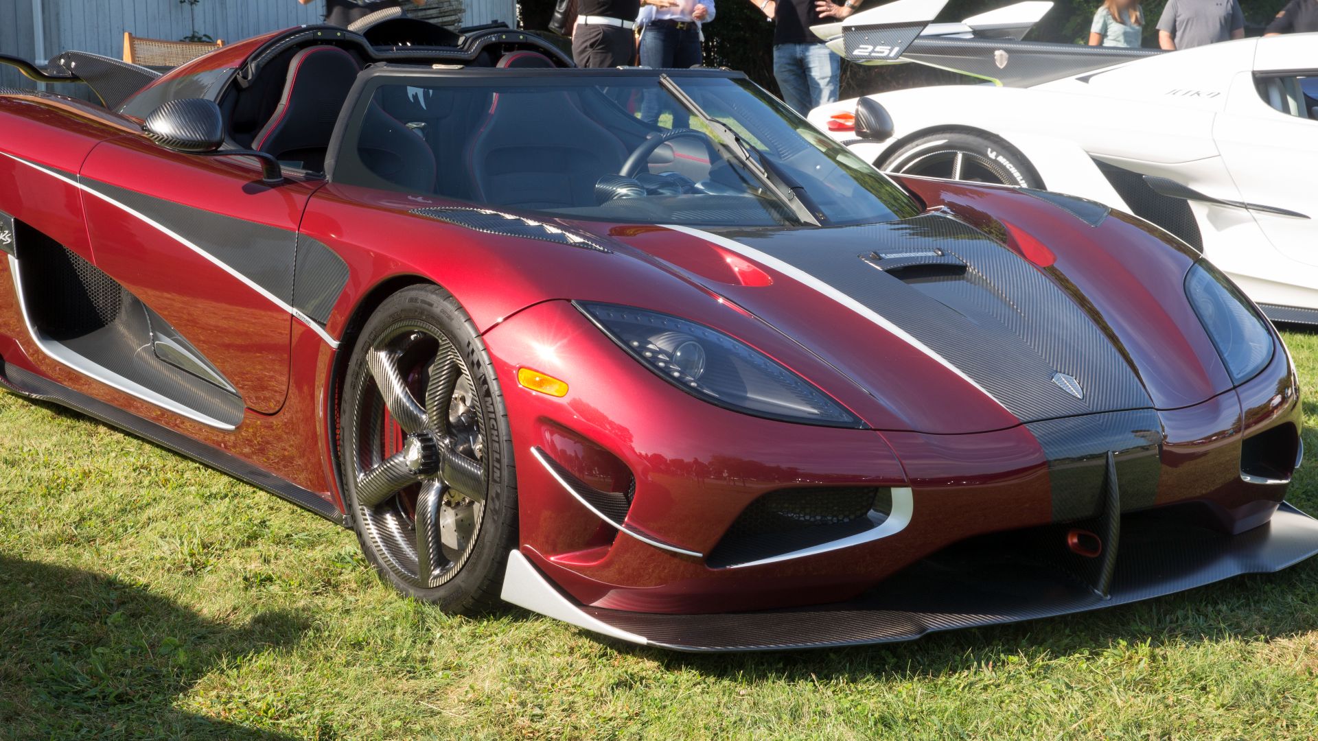 File:Koenigsegg Agera RS at Bridgehampton, front right.jpg
