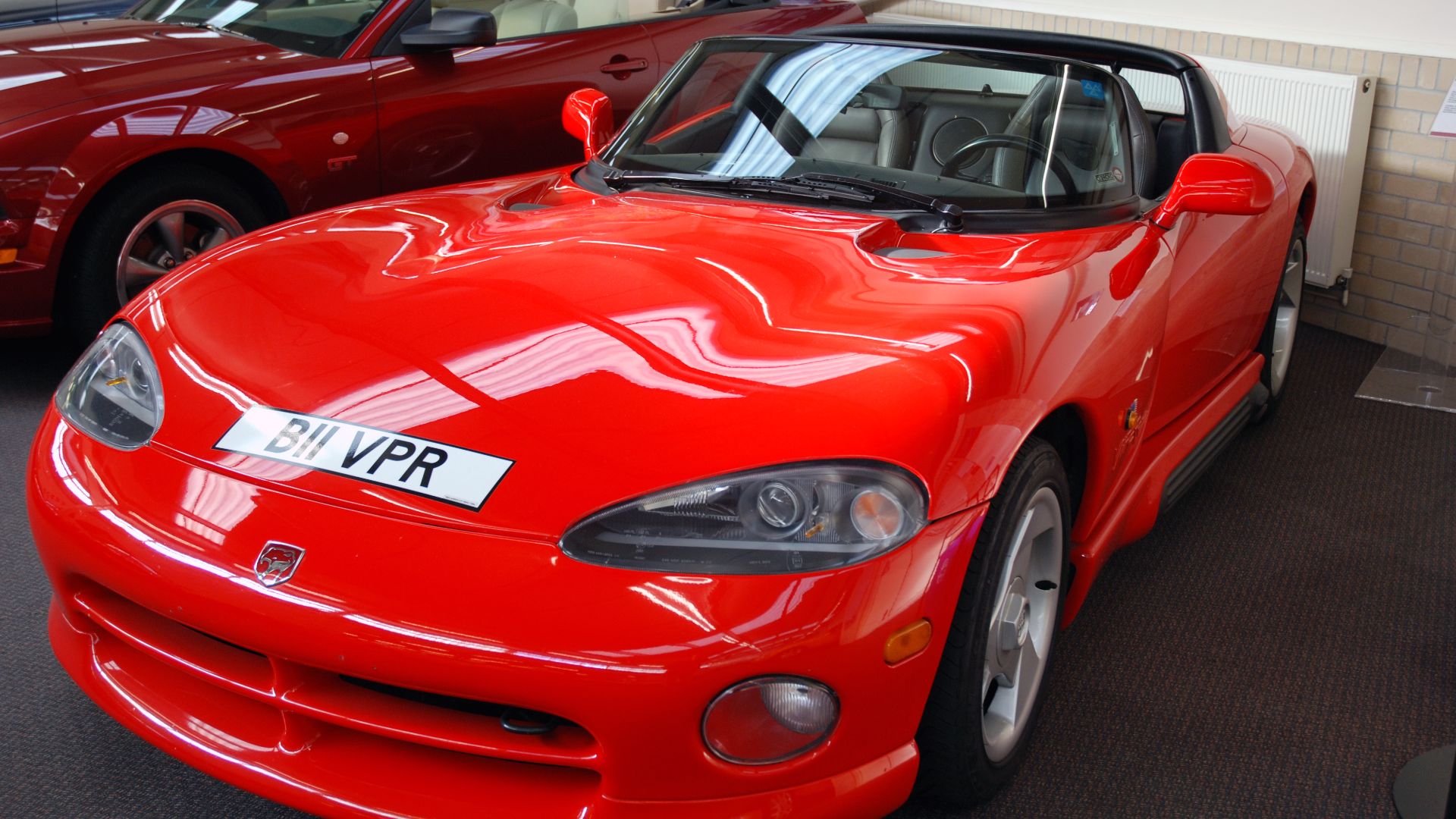 File:Dodge Viper (2236995636).jpg
