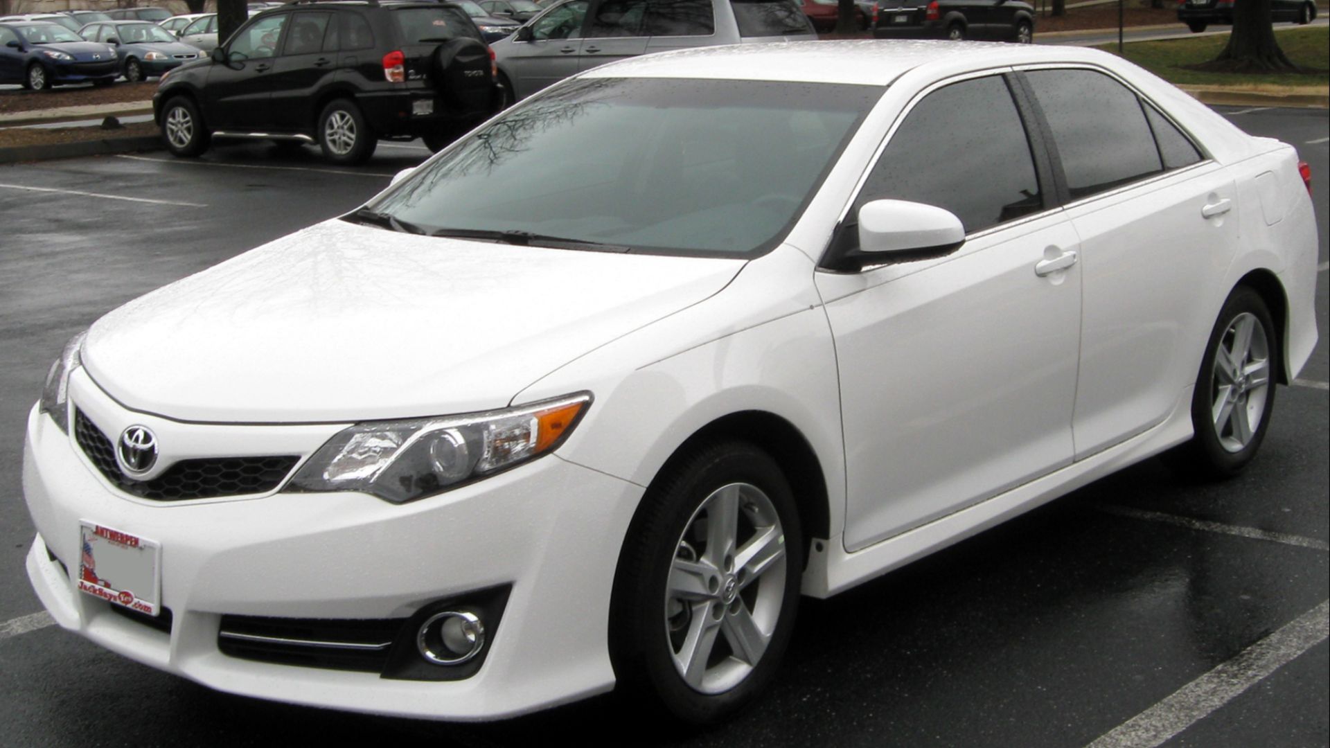 File:2012 Toyota Camry SE -- 02-29-2012.JPG