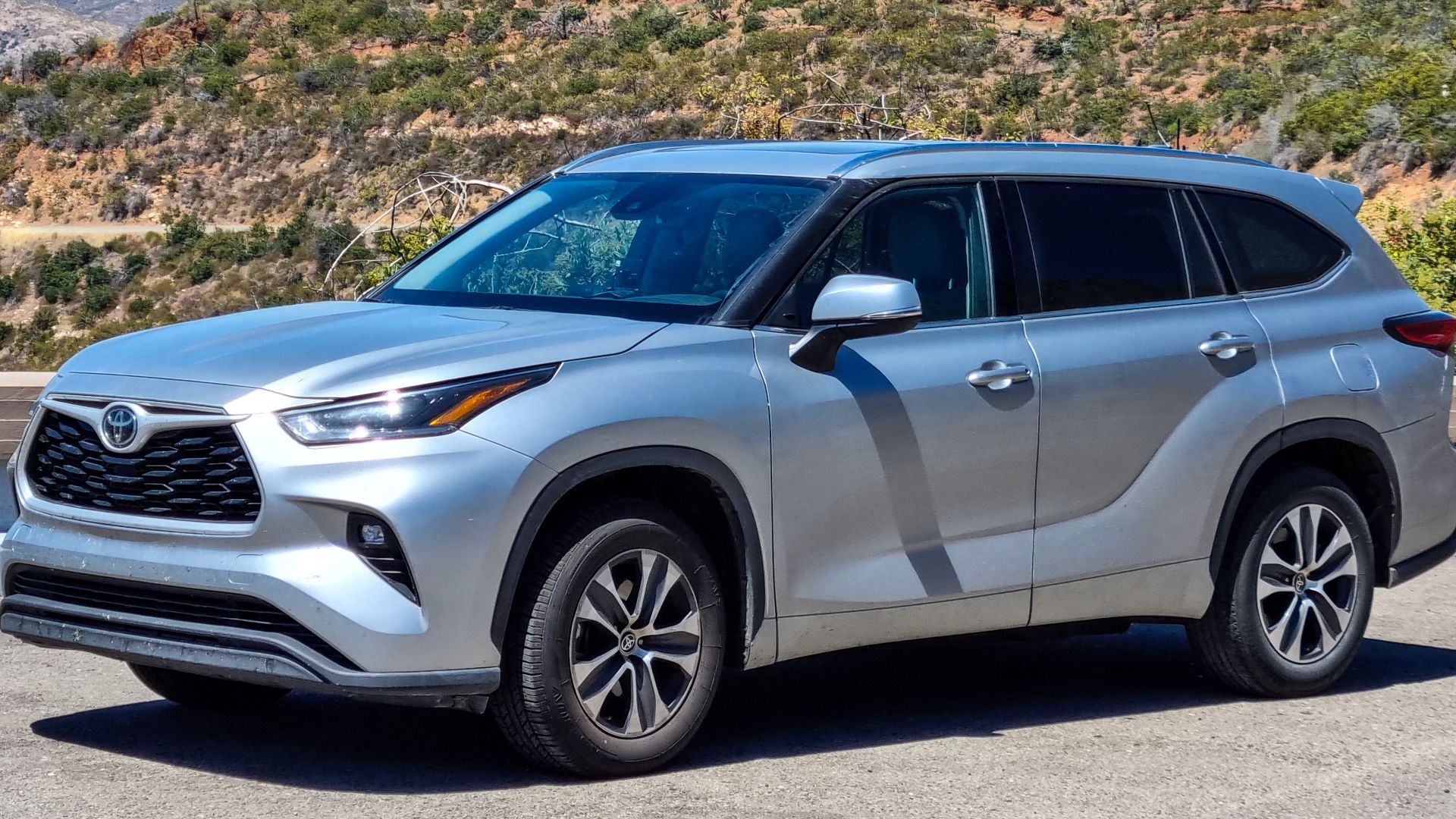 File:Mariposa (CA, USA), Fremont's Fort Historical Marker, Toyota Highlander -- 2022 -- 141813.jpg