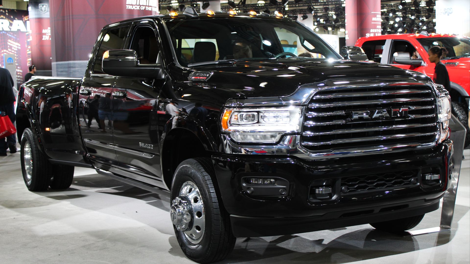 File:2019 Ram 3500 Heavy Duty Turbo Diesel with Cummins engine front NYIAS 2019.jpg