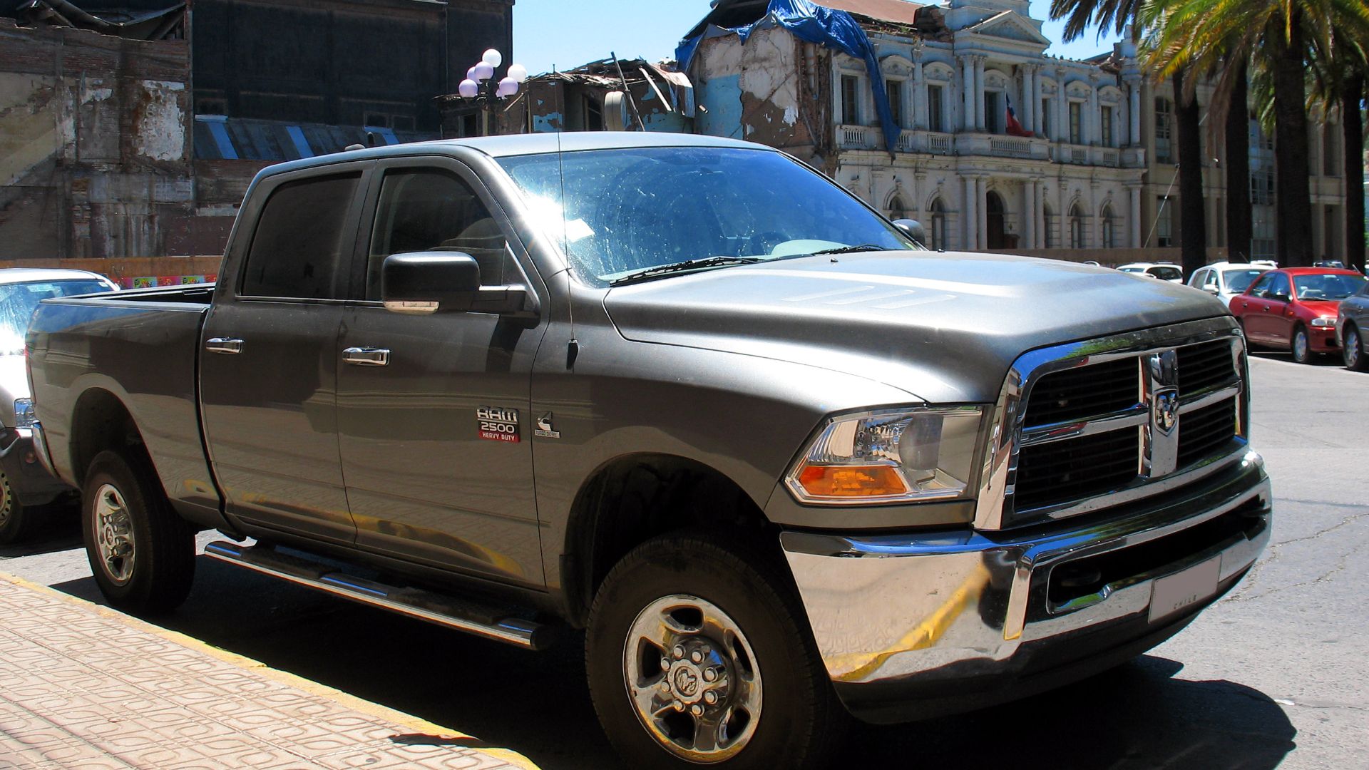 File:Ram 2500 SLT Heavy Duty Quad Cab 2012 (16861616546).jpg