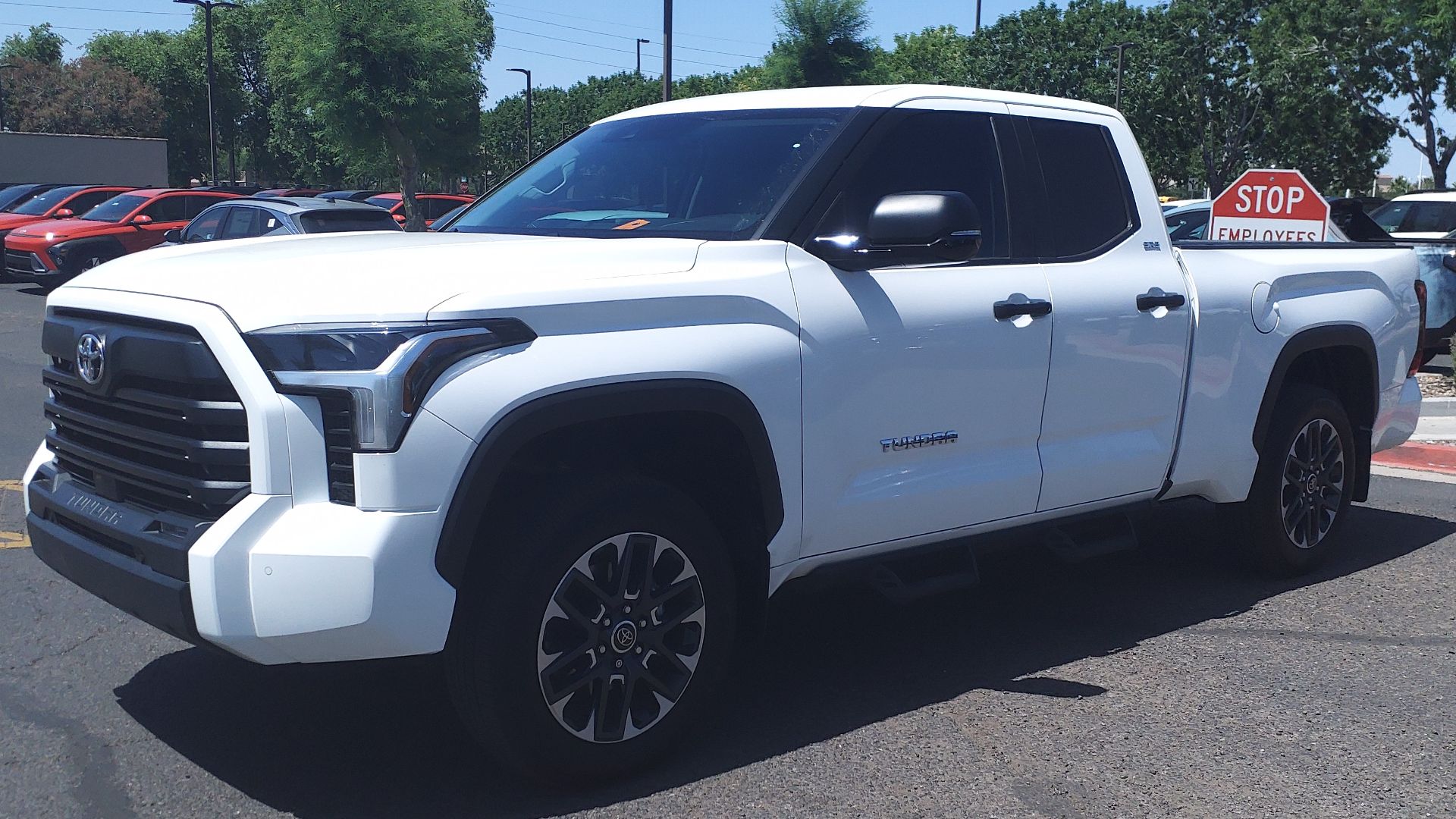 File:22 Toyota Tundra SR5.jpg