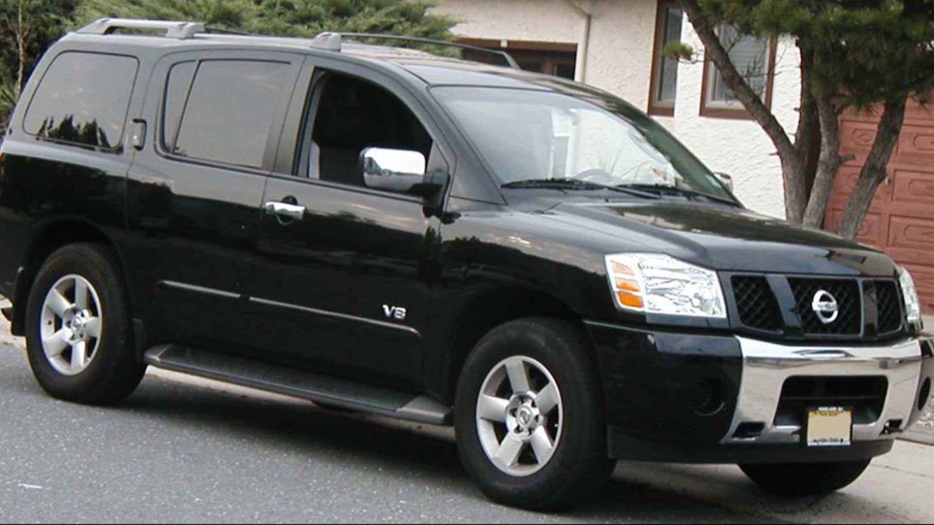 File:Nissan-Armada-2.jpg