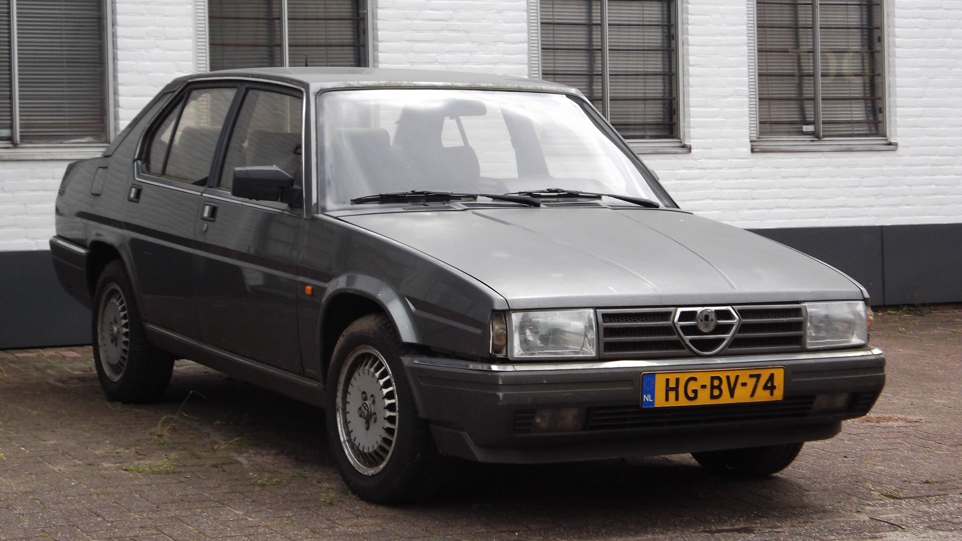 File:Alfa Romeo 90 Quadrifoglio Oro (8996840712).jpg