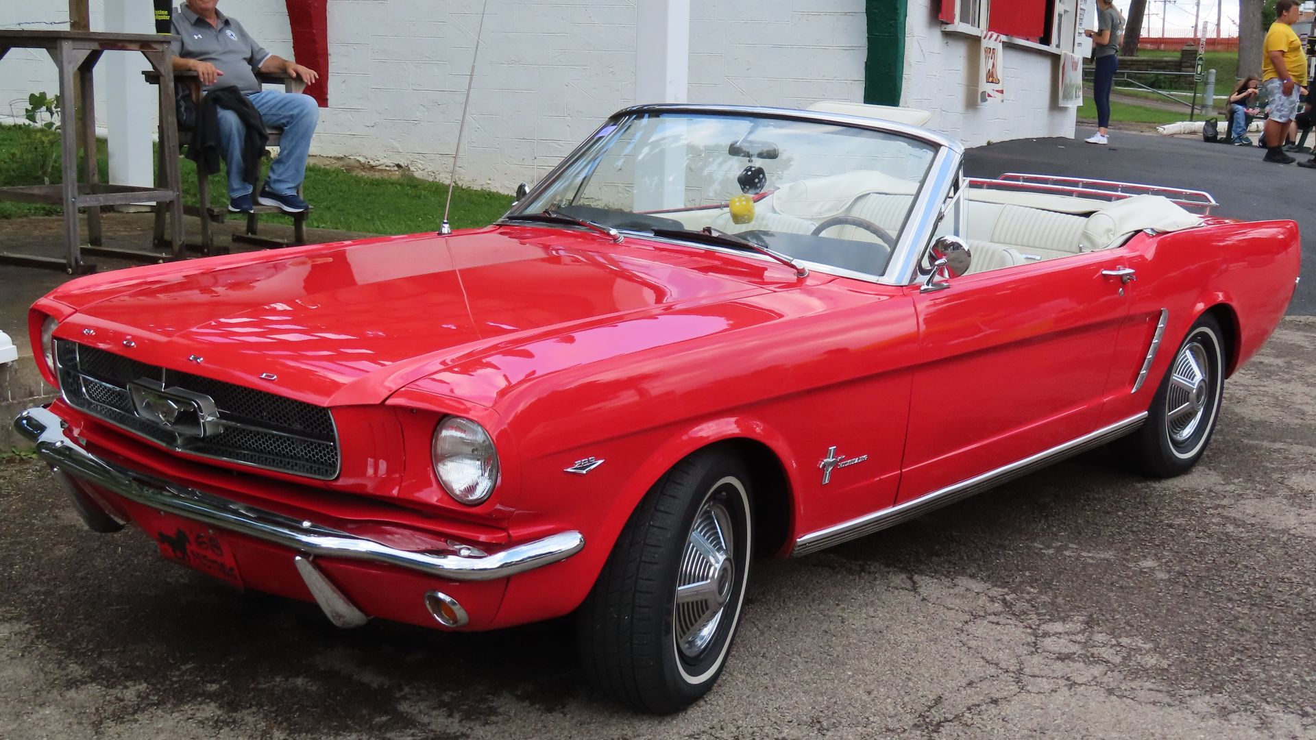 File:1965 Ford Mustang base convertible.jpg