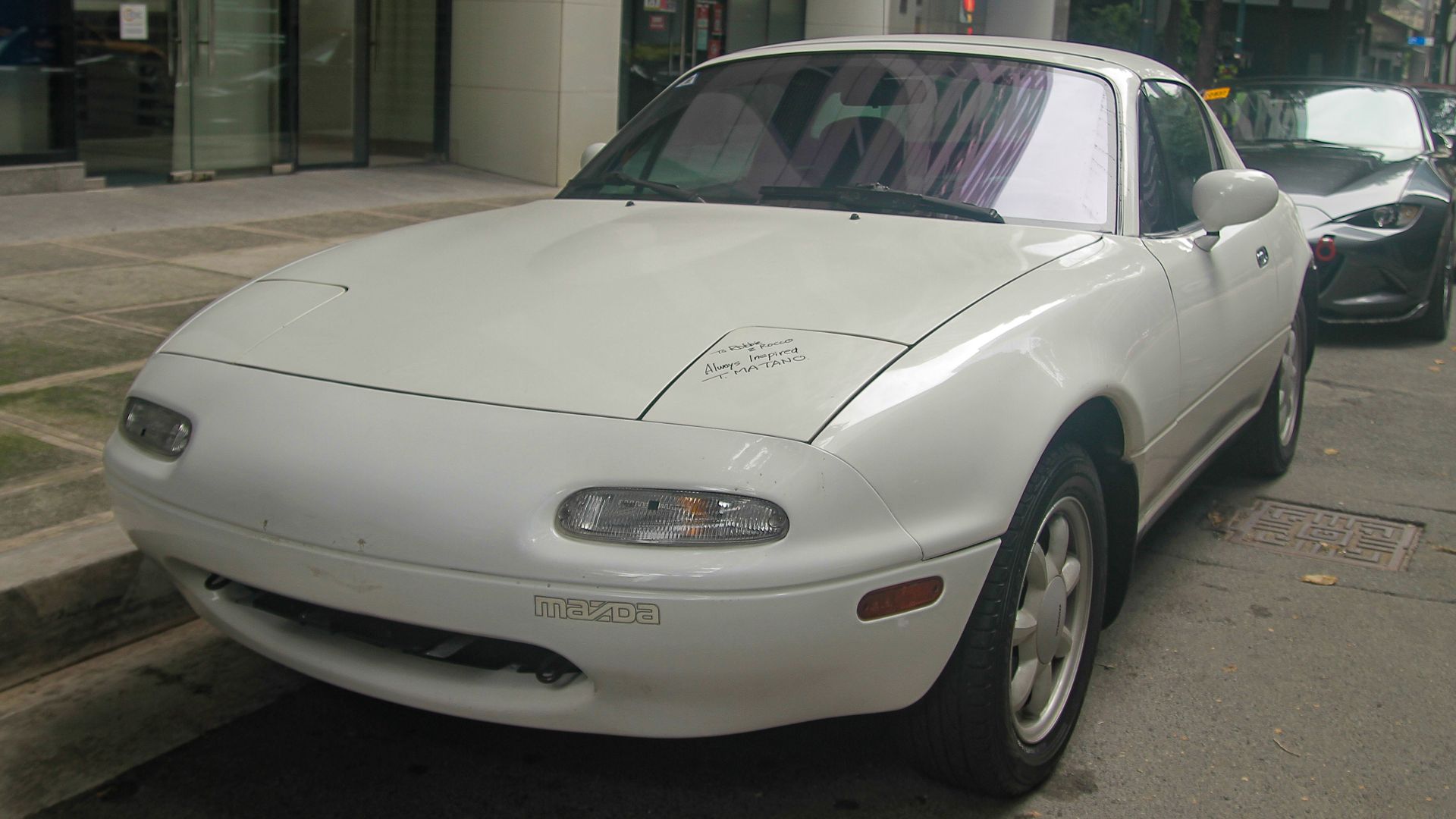File:1991 Mazda MX-5 Miata NA hardtop in Crystal White, front left.jpg