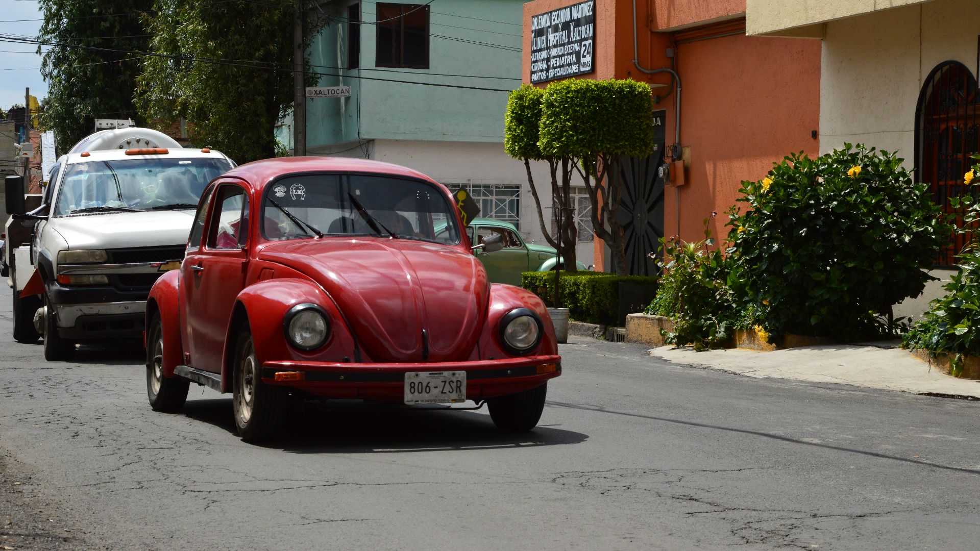 File:Volkswagen Beetle in Mexico City.jpg