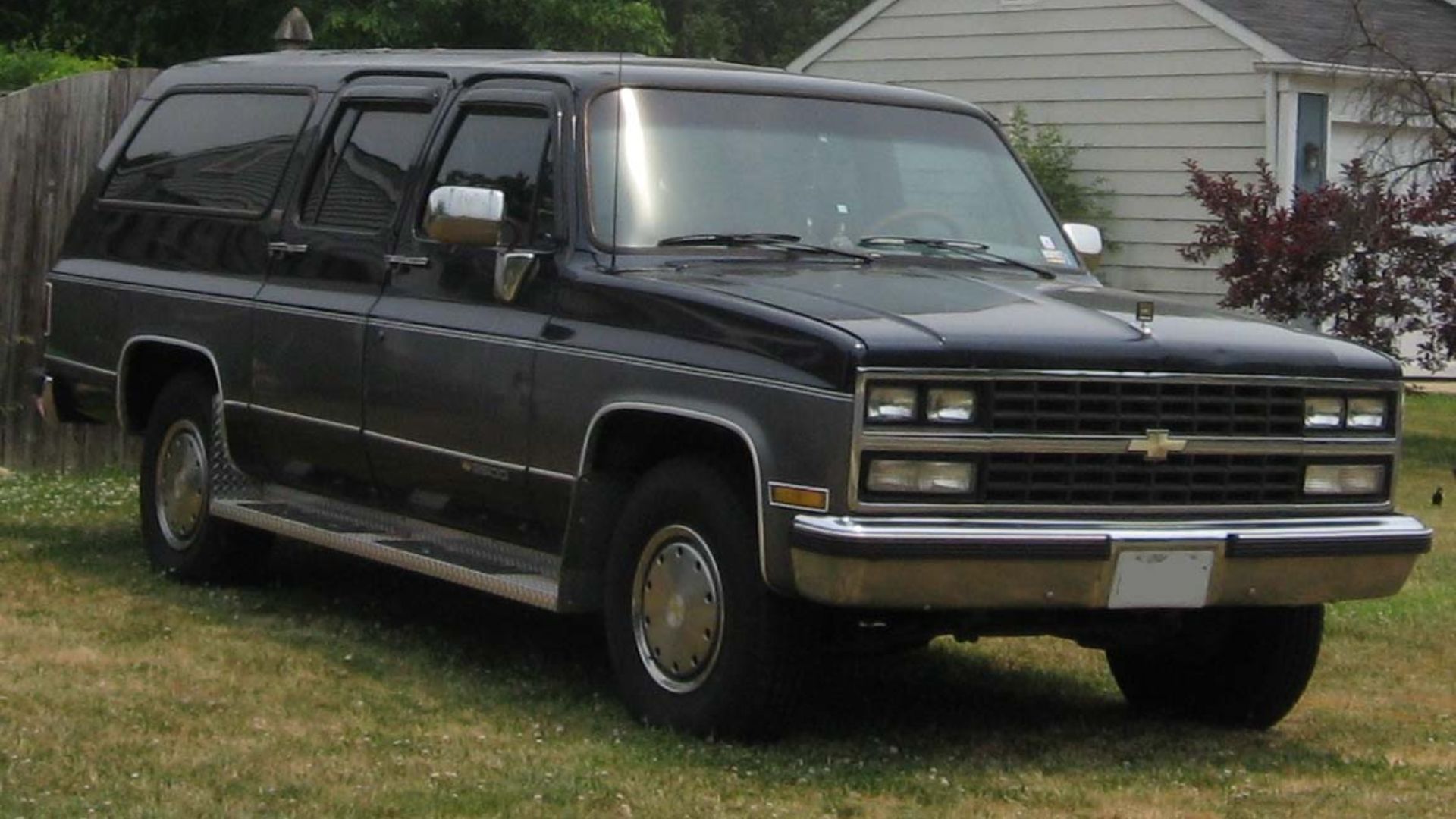 File:Chevrolet Suburban.jpg