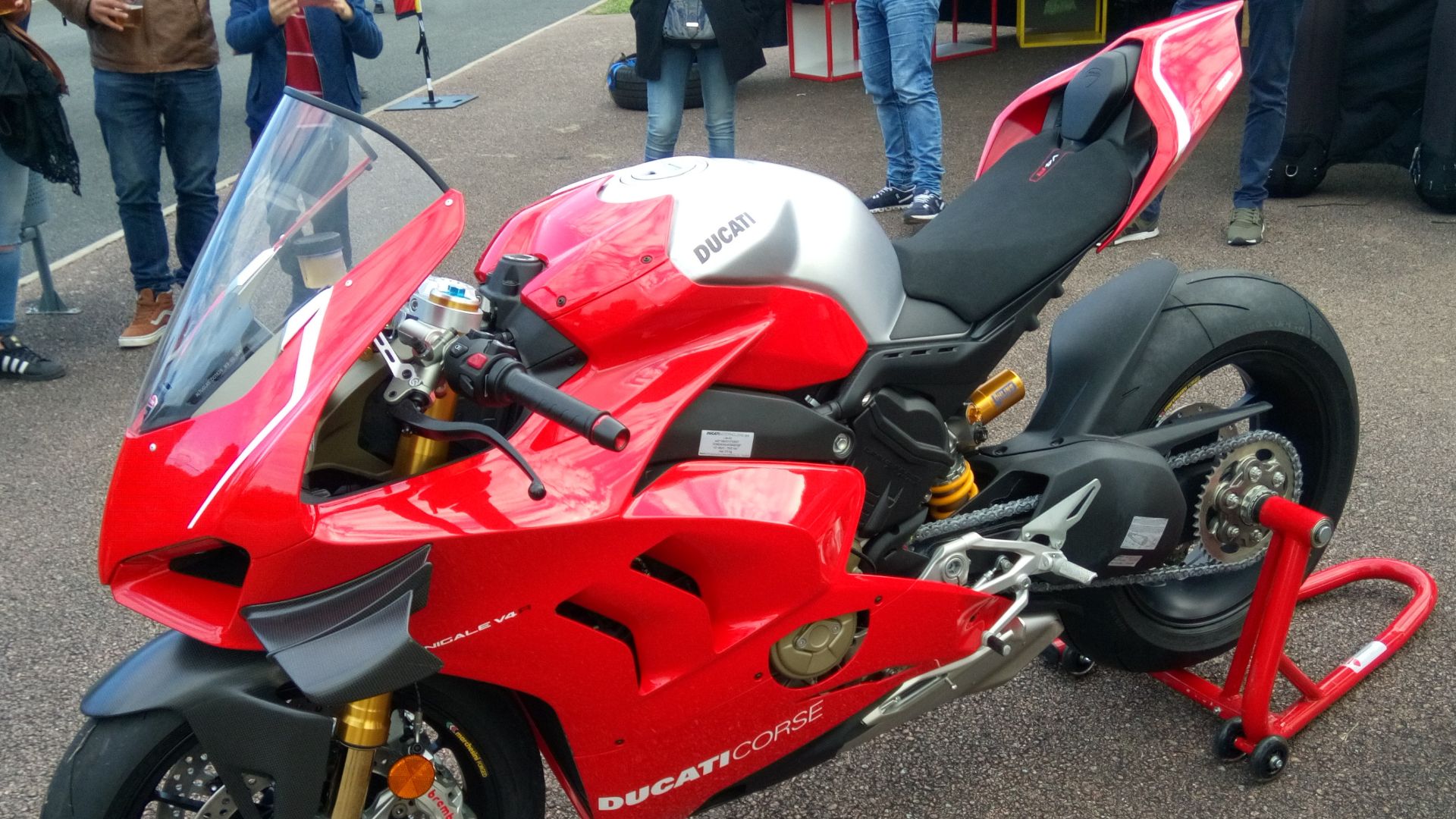 File:Ducati Panigale V4 R (2).jpg