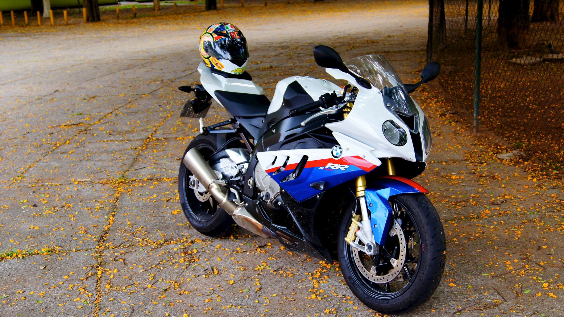 File:201110 BMW - RR S1000 3 of 6.png