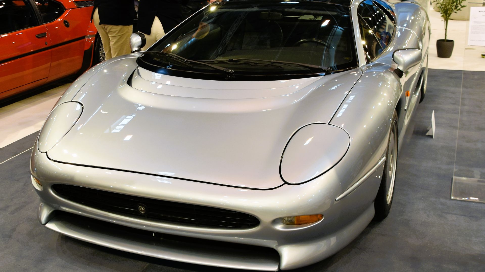 File:Jaguar XJ220 (1993) (52866246780).jpg