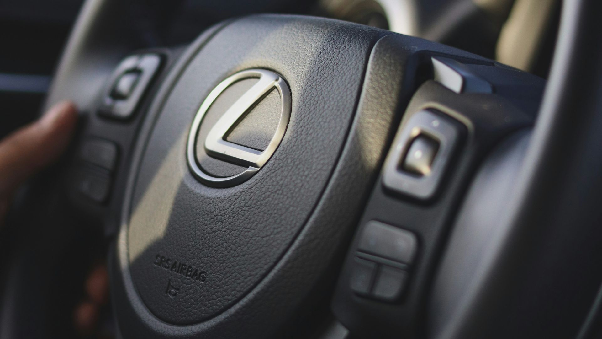 black honda car steering wheel