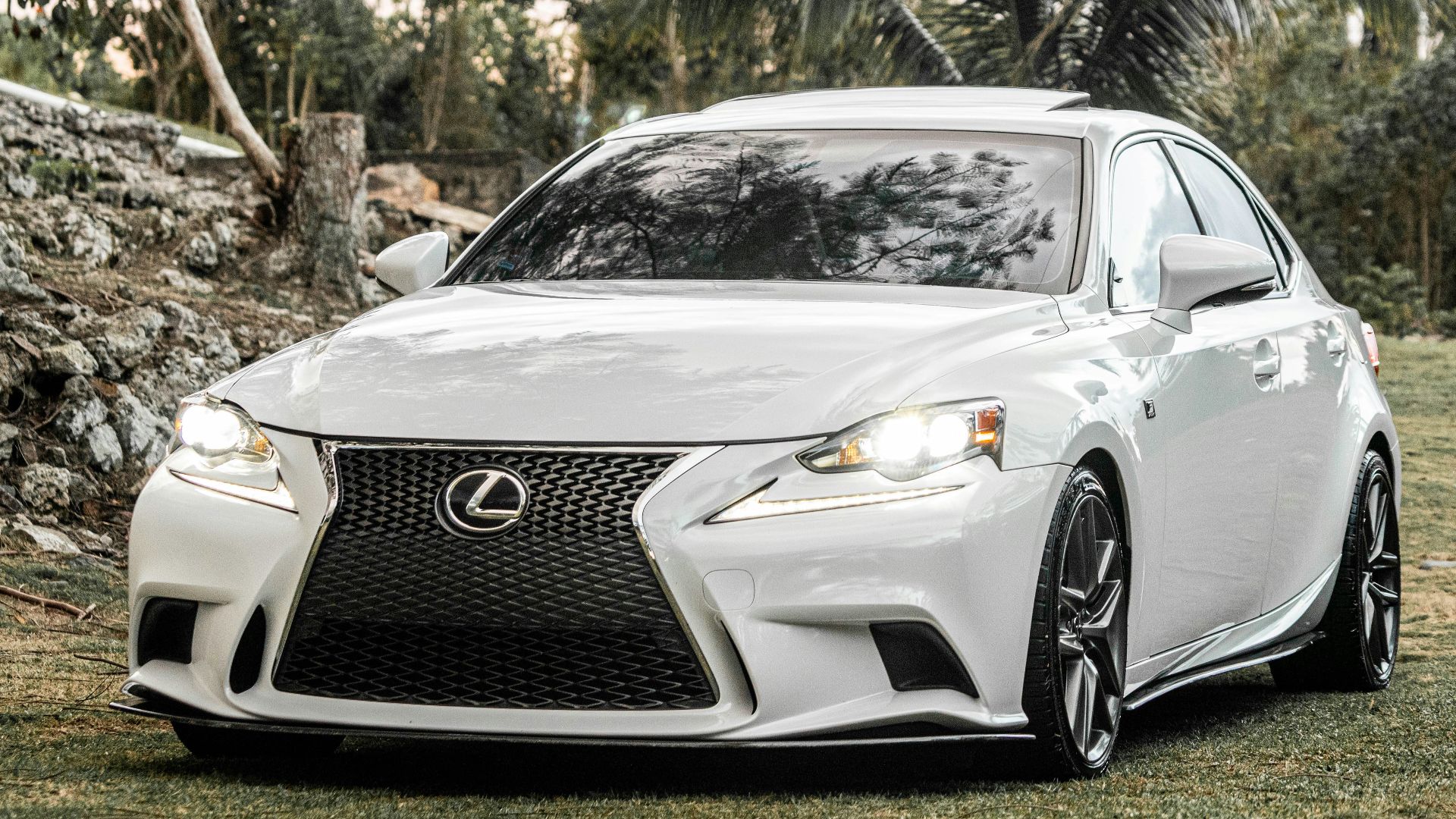 white mercedes benz c class