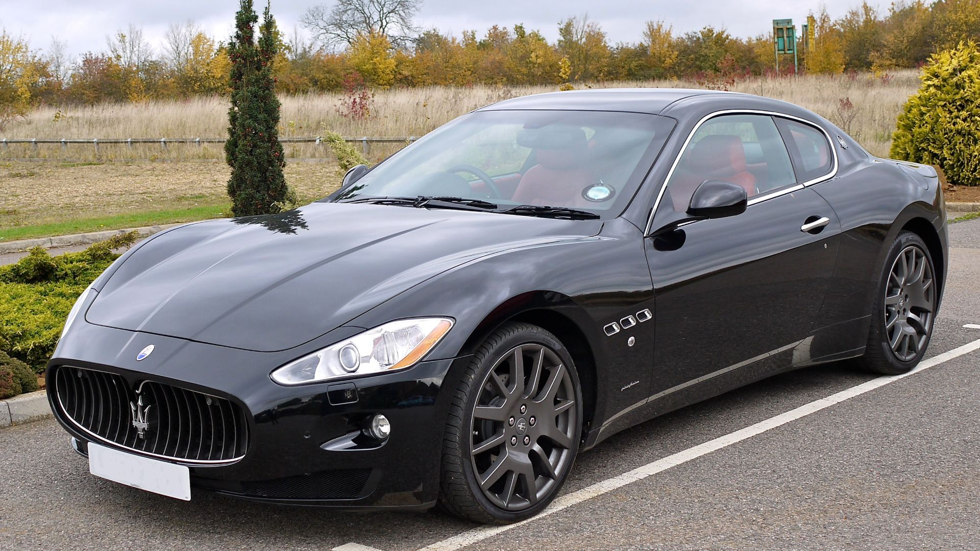 File:Maserati Gran Turismo V8.jpg