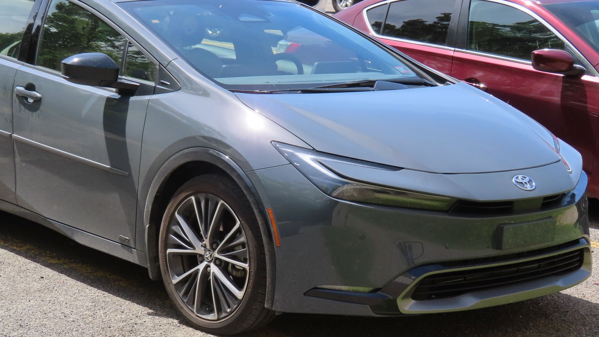 File:2024 Toyota Prius XLE AWD, front right, 06-01-2024.jpg