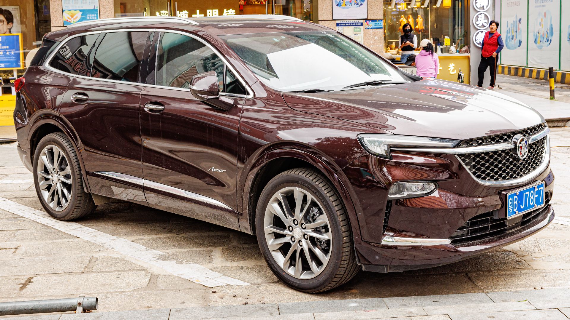 File:BUICK ENCLAVE AVENIR China.jpg