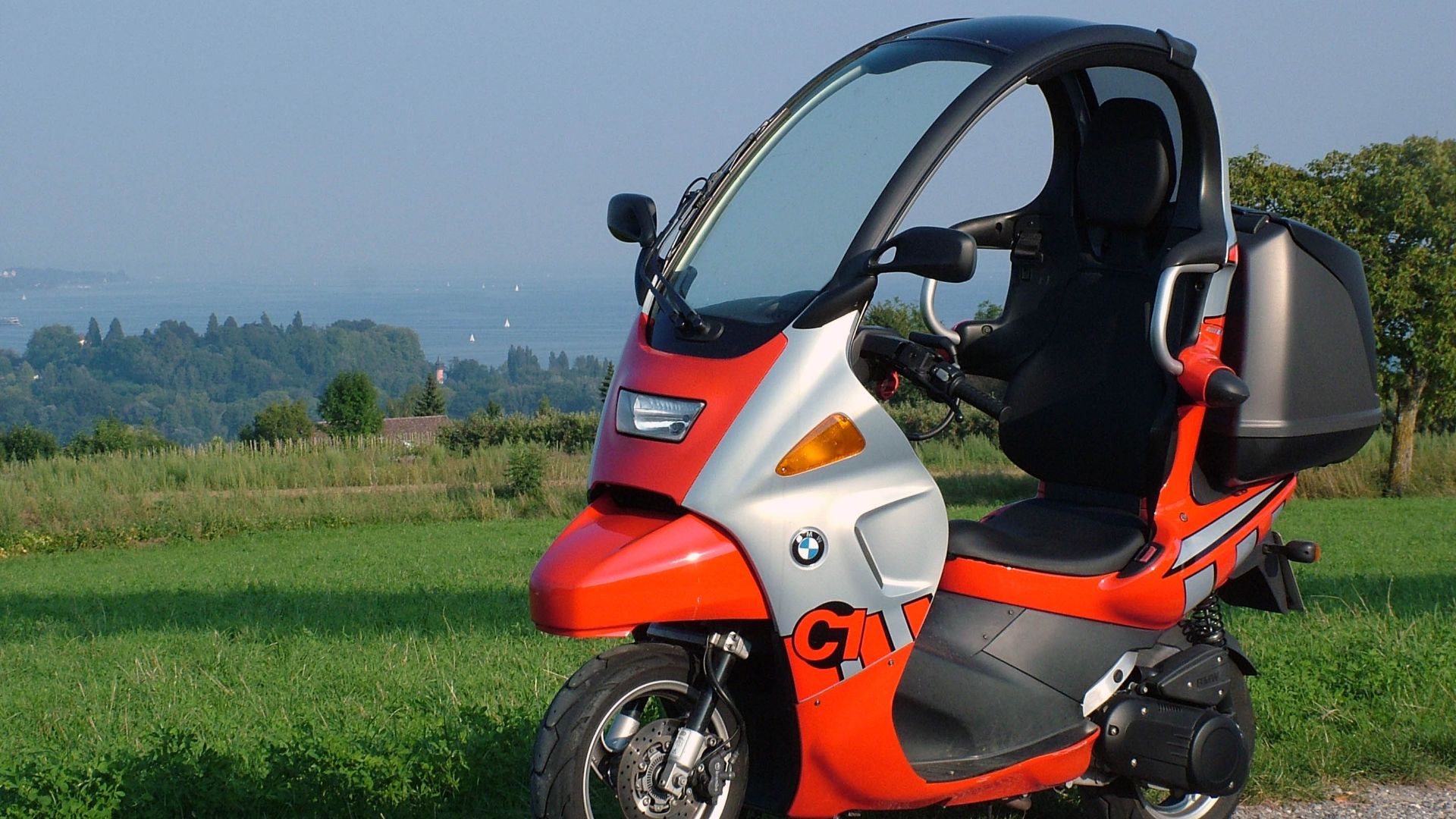 File:BMW C1 Roller.jpg