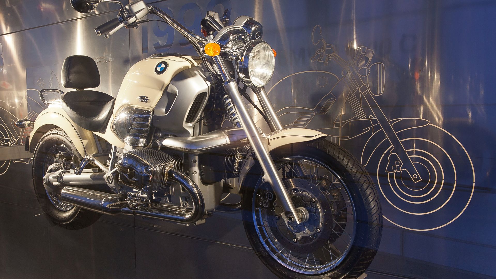 File:BMW R1200C-pjt.jpg