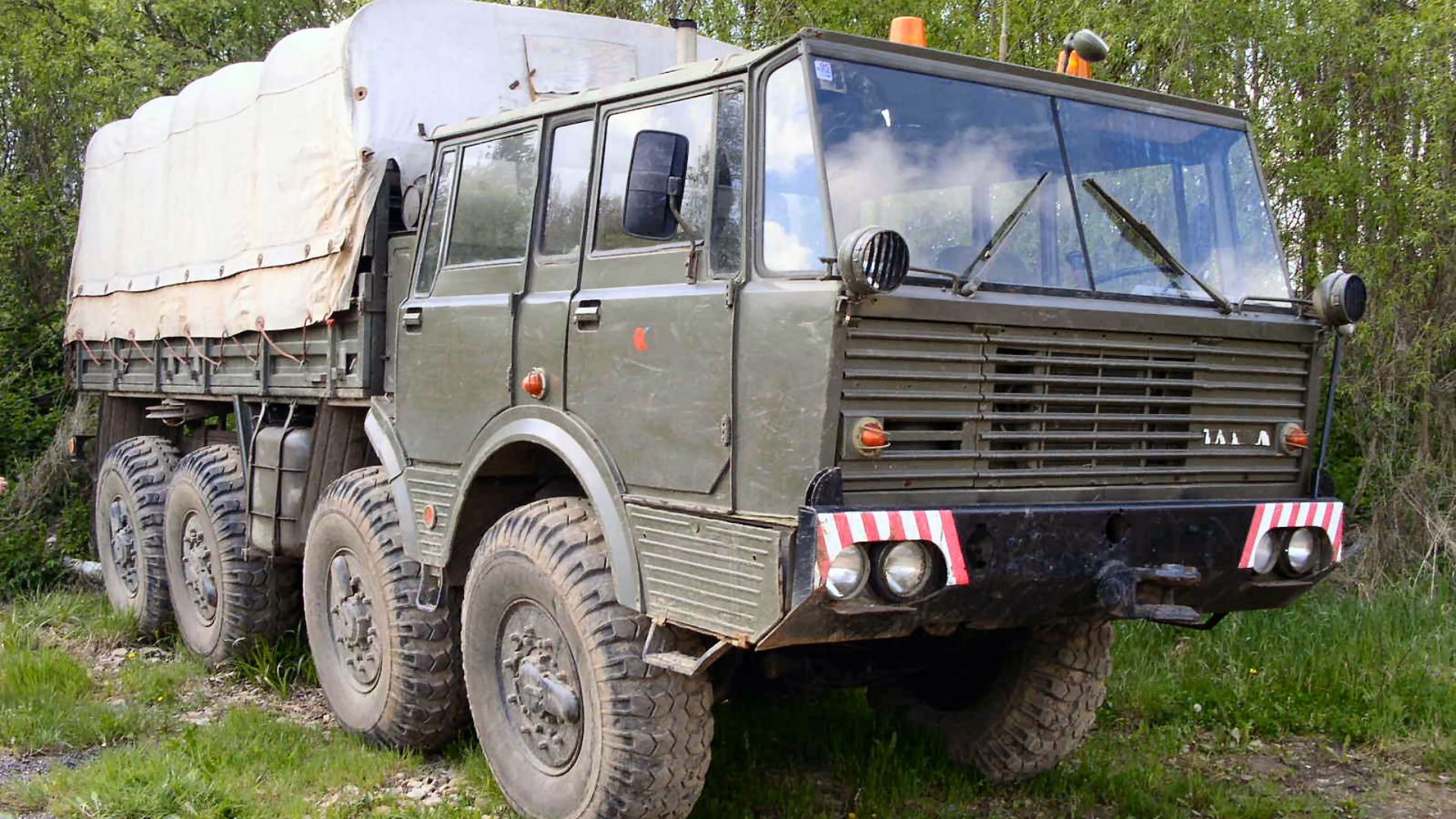 File:Tatra 813 KOLOS 1.jpg