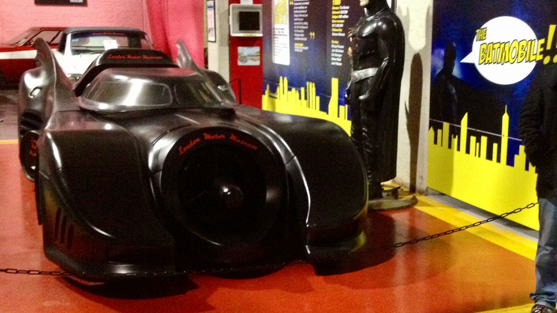 File:Batmobile from Tim Burton's 1989 'Batman'(Ank Kumar) 05.jpg