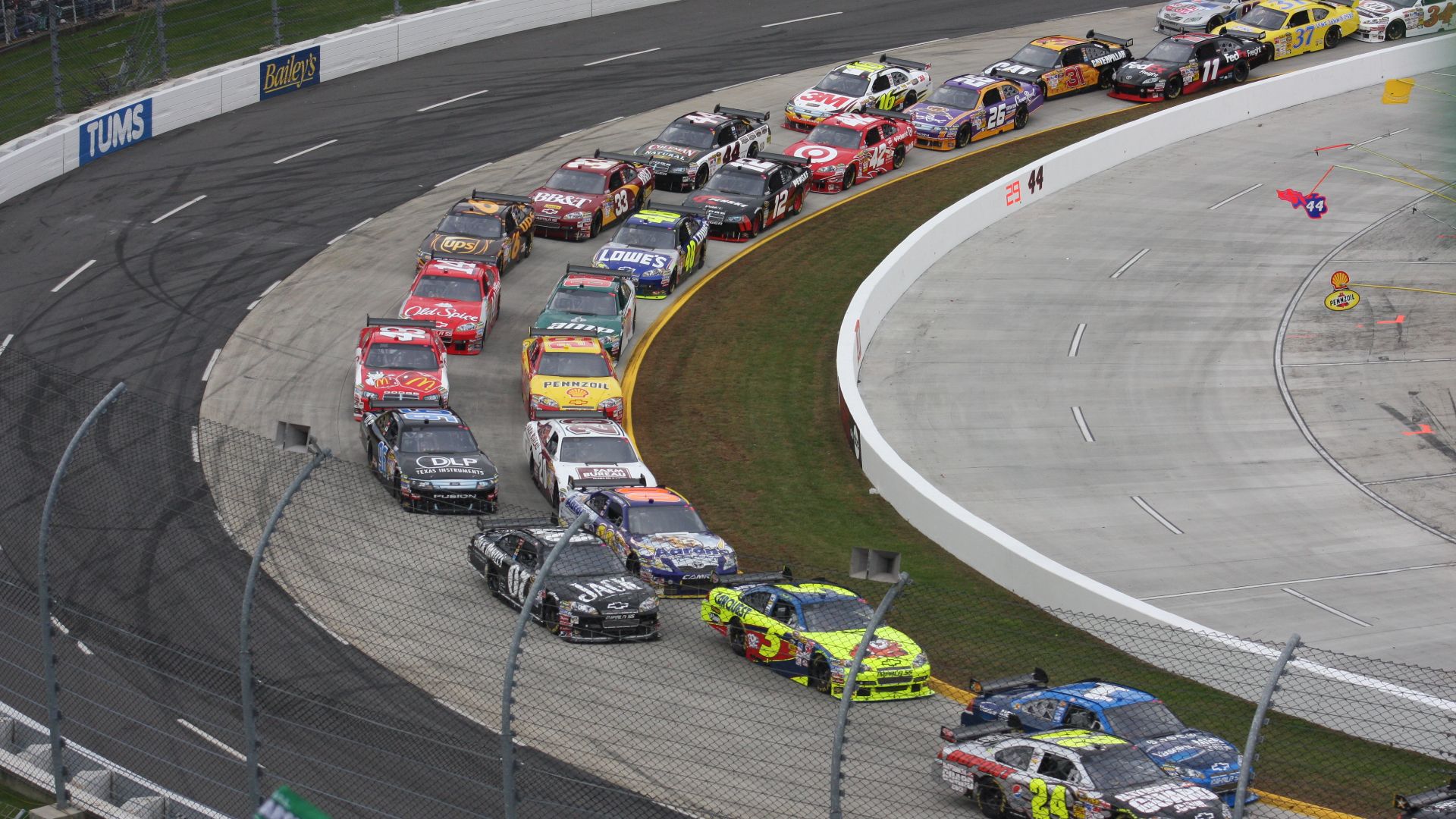 File:2009 Tums Fast Relief 500 (4048567638).jpg