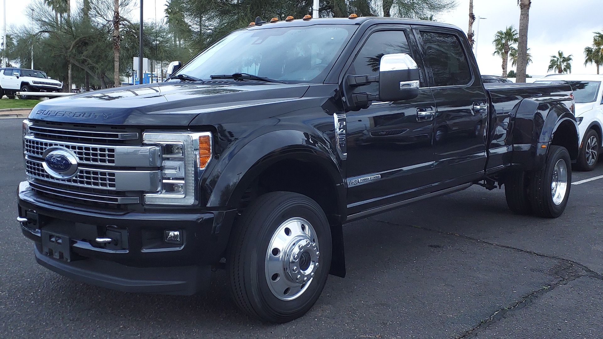 File:19 Ford F-450 Super Duty Platinum.jpg