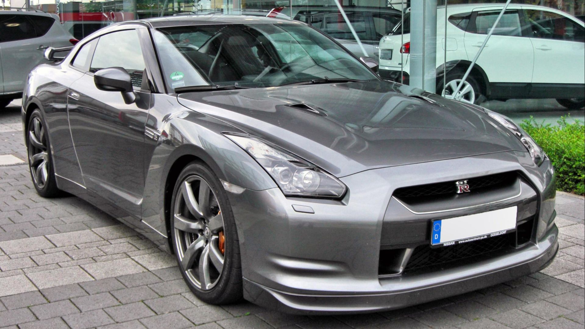 File:Nissan GT-R 20090620 front.JPG