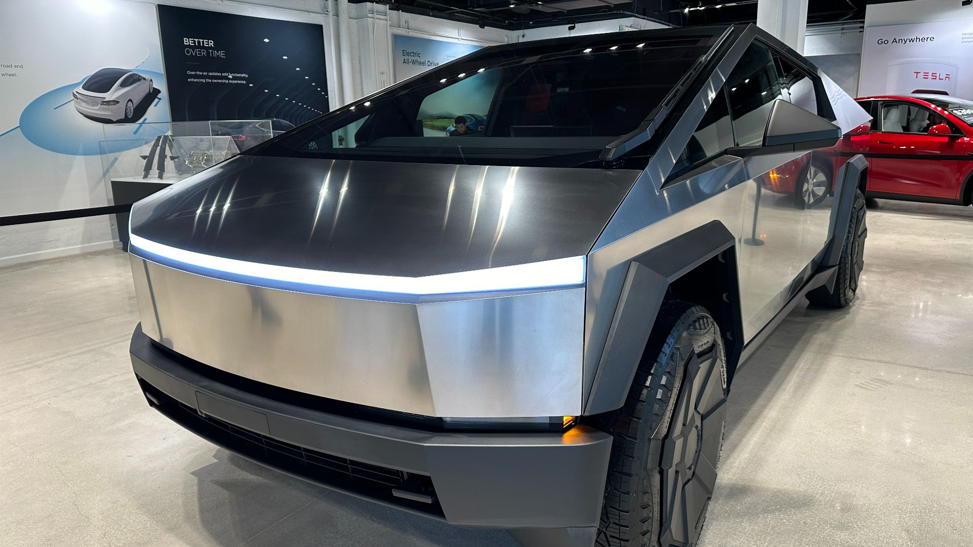 File:Tesla Showroom Miami Design District December 2023 - Tesla Cybertruck - 6.jpg