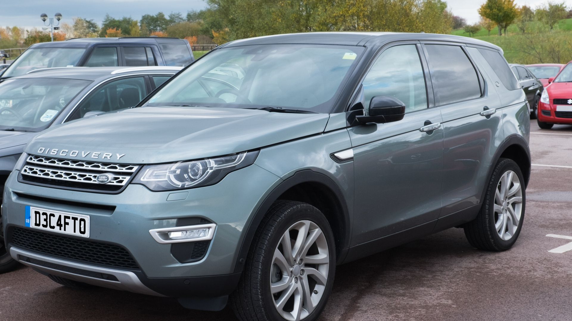 File:Land Rover Discovery Sport HSE Luxury TD4 2016.jpg