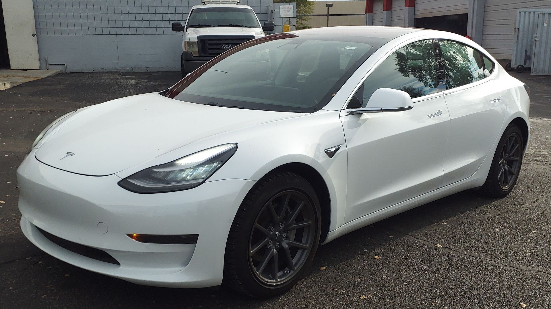 File:18 Tesla Model 3 Long Range (2).jpg
