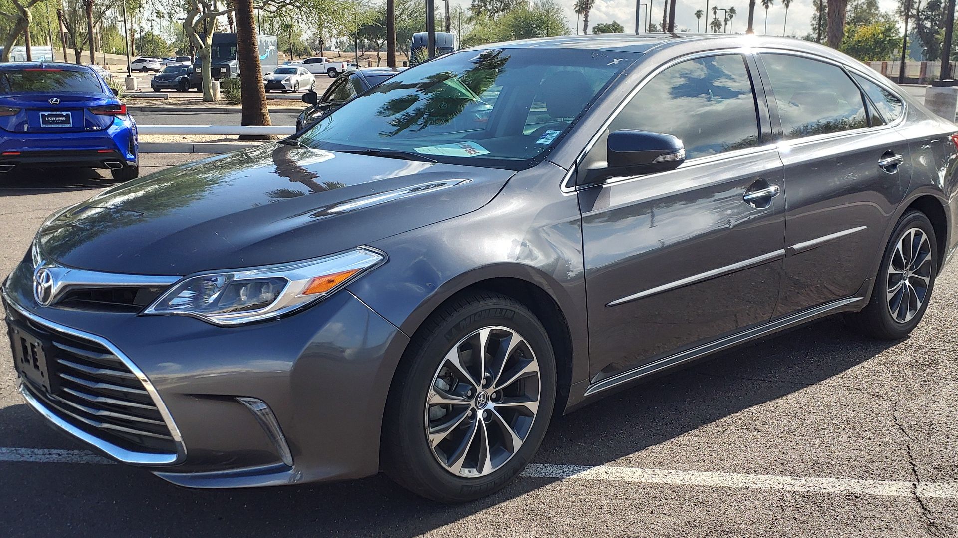 File:16 Toyota Avalon XLE.jpg