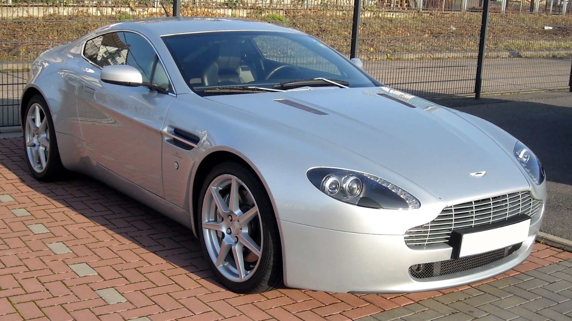File:Aston Martin V8 Vantage front 20081129.jpg