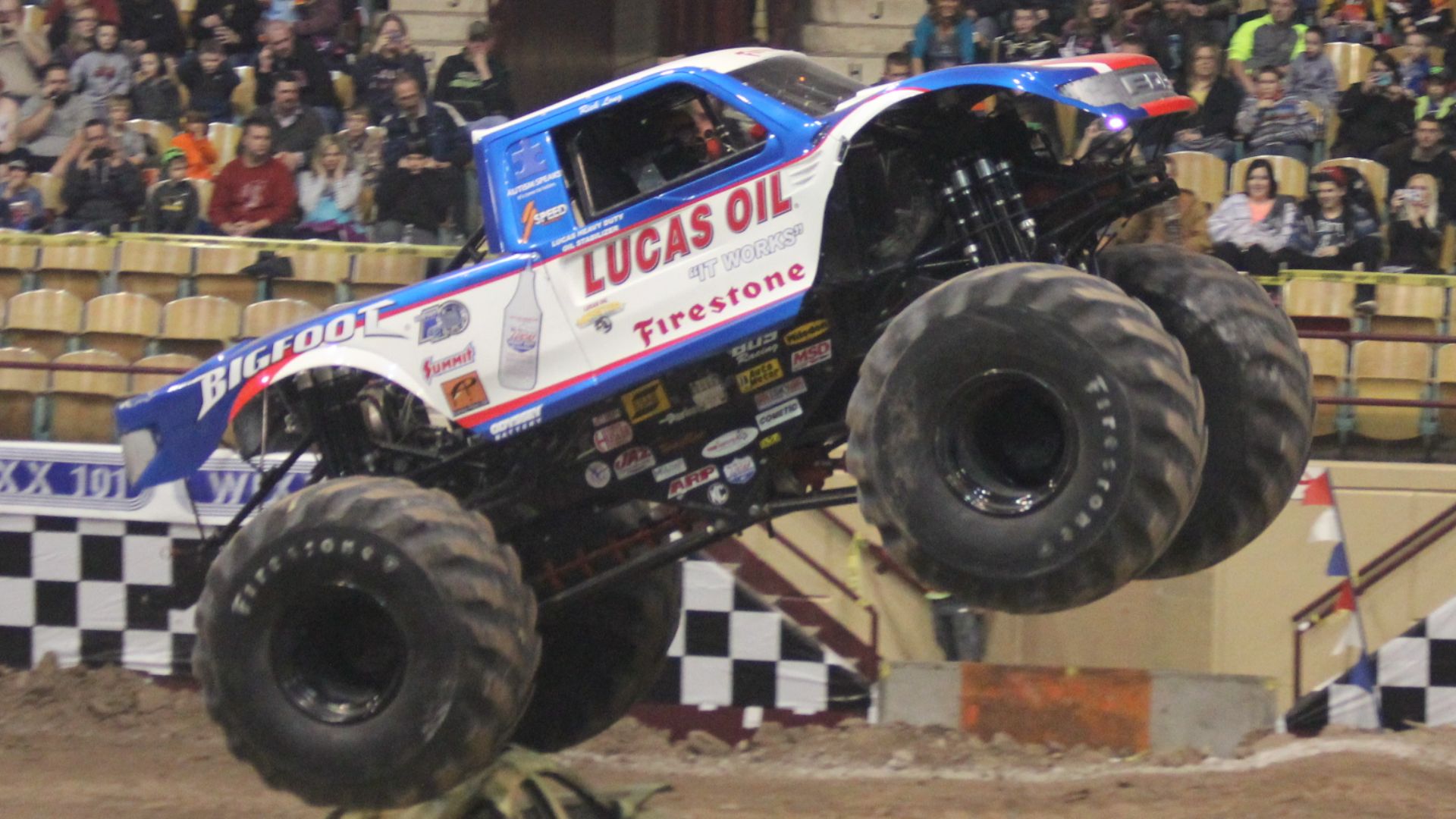 File:Bigfoot 15 jumping at Brown County Arena 2015.jpg