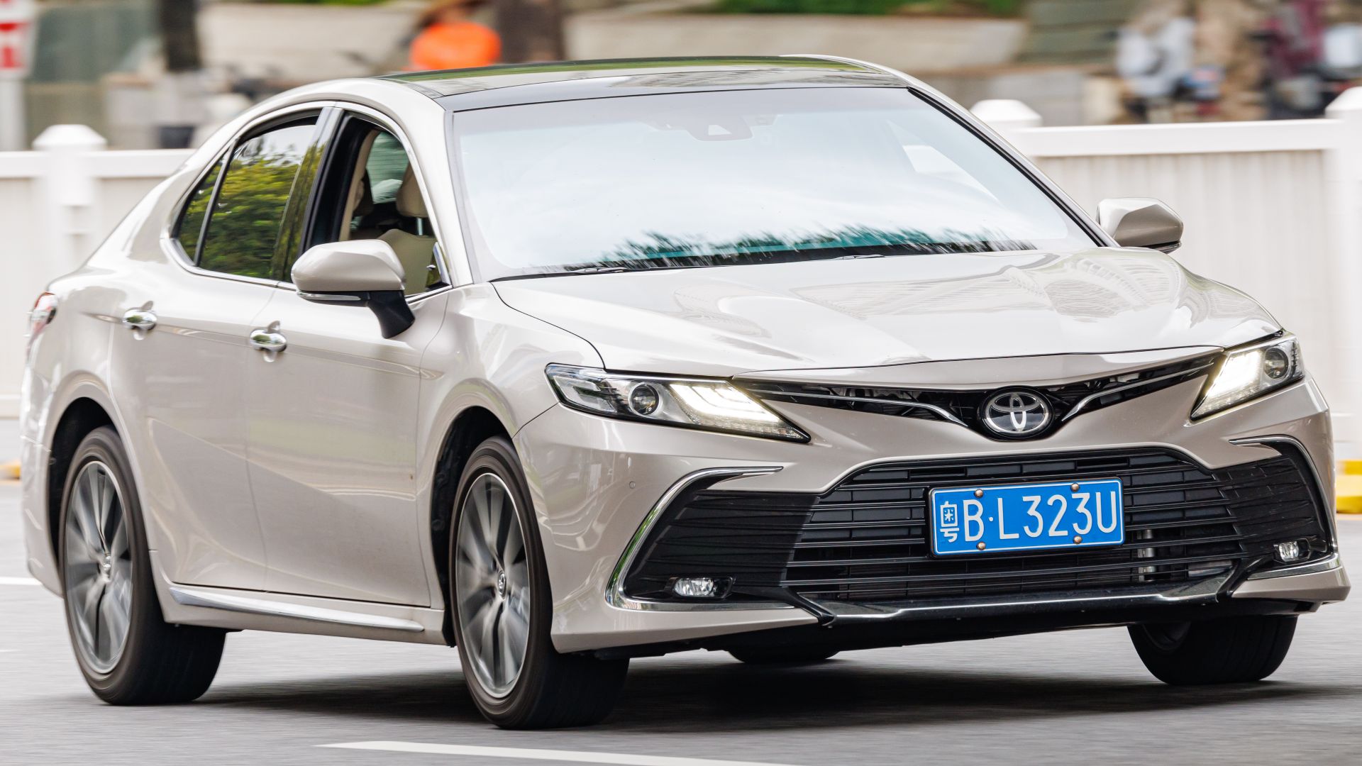 File:TOYOTA CAMRY (XV70) China (85).jpg