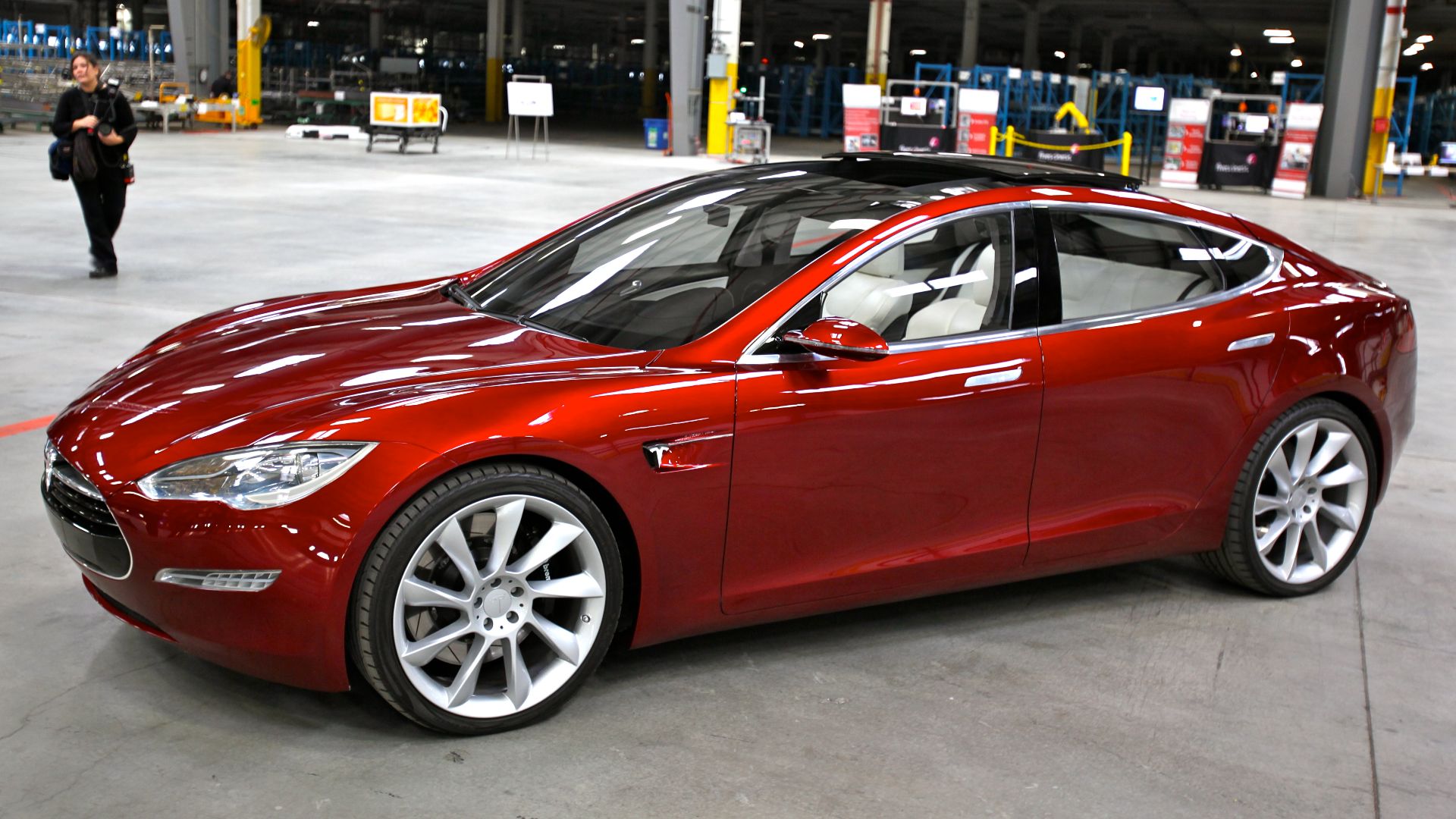 File:Tesla Model S Indoors.jpg