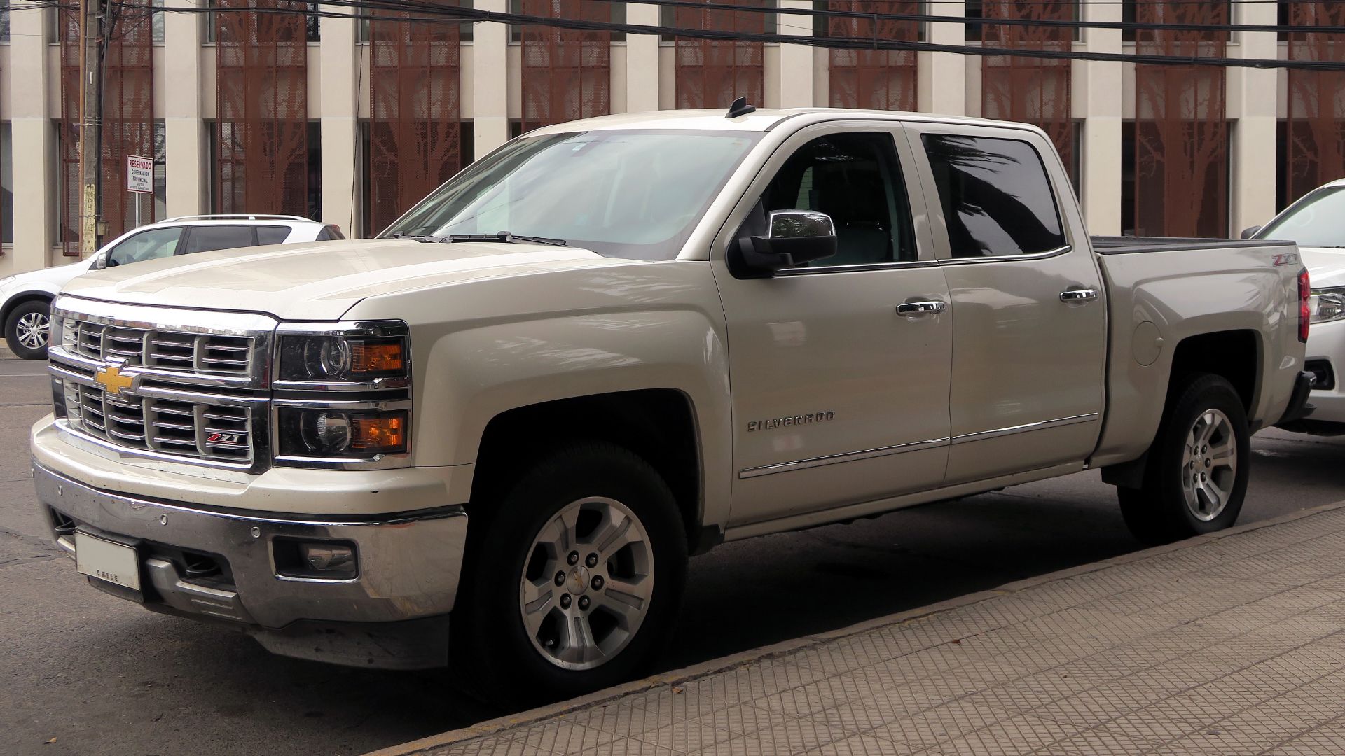 File:Chevrolet Silverado LTZ Z71 2015 (26202190729).jpg