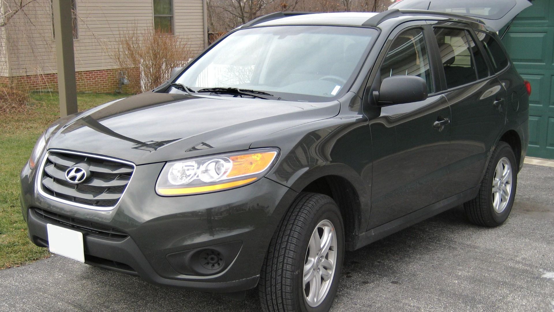 File:Hyundai Santa Fe facelift 2010.jpg