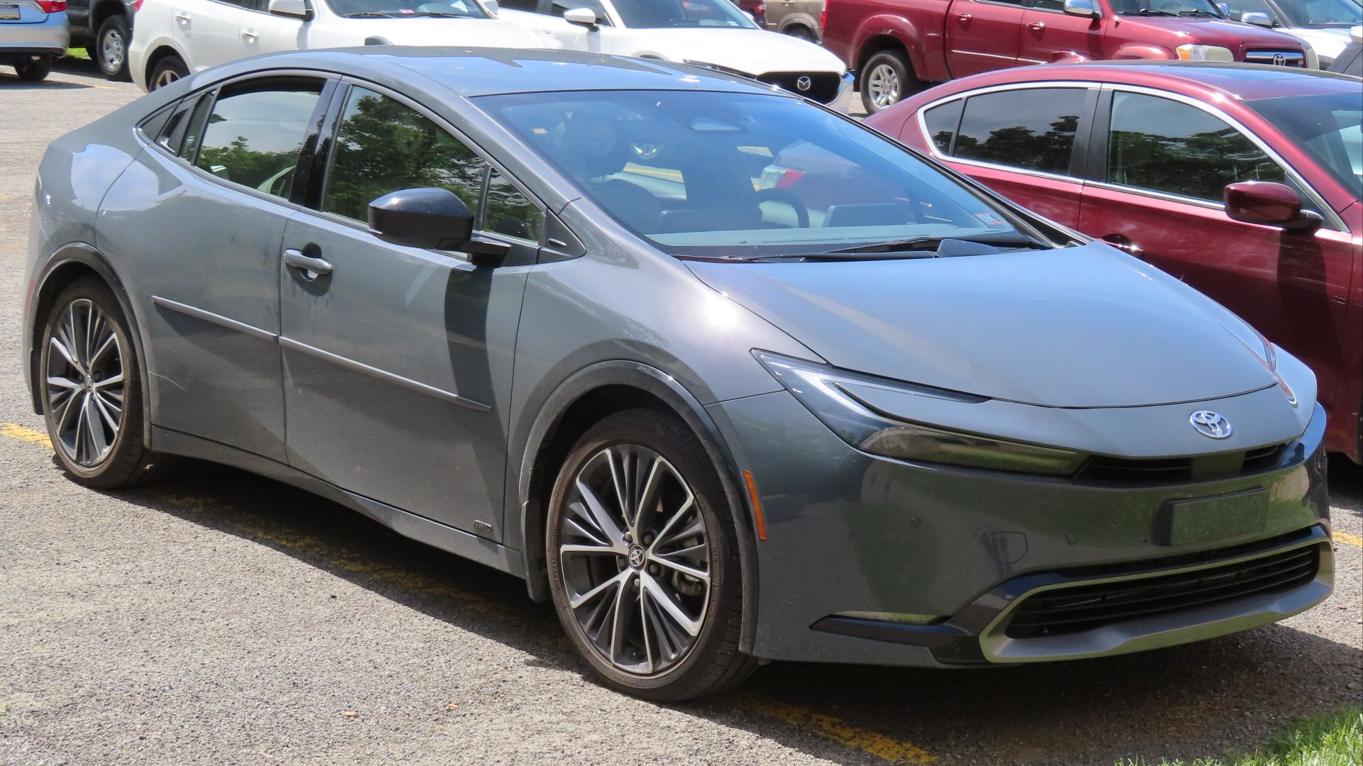 File:2024 Toyota Prius XLE AWD, front right, 06-01-2024.jpg