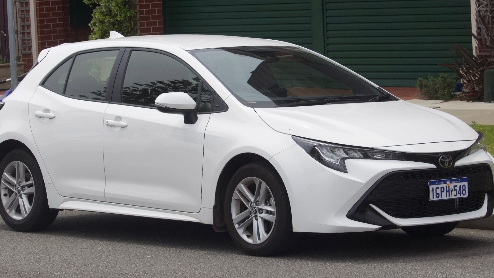 File:2018 Toyota Corolla (MZEA12R) Ascent Sport hatchback (2018-11-02) 01.jpg