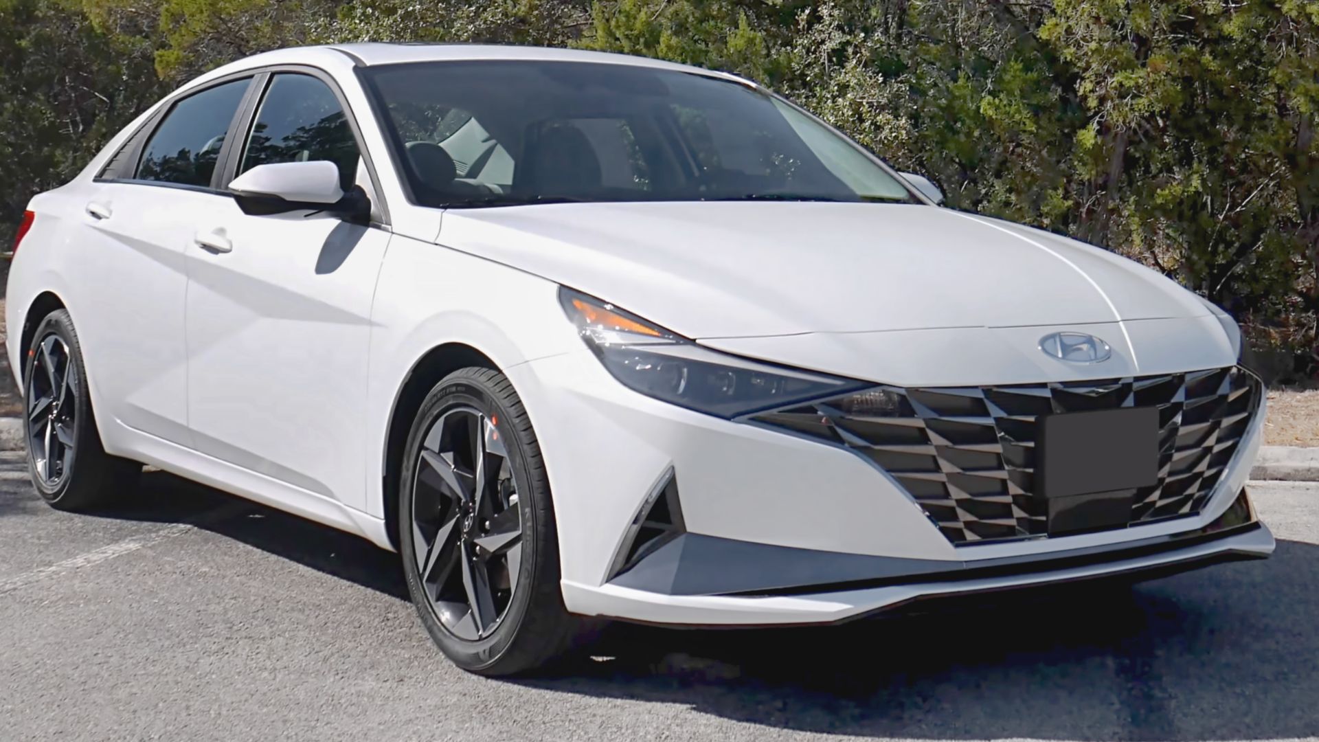 File:2021 Hyundai Elantra Limited (United States) front view.png